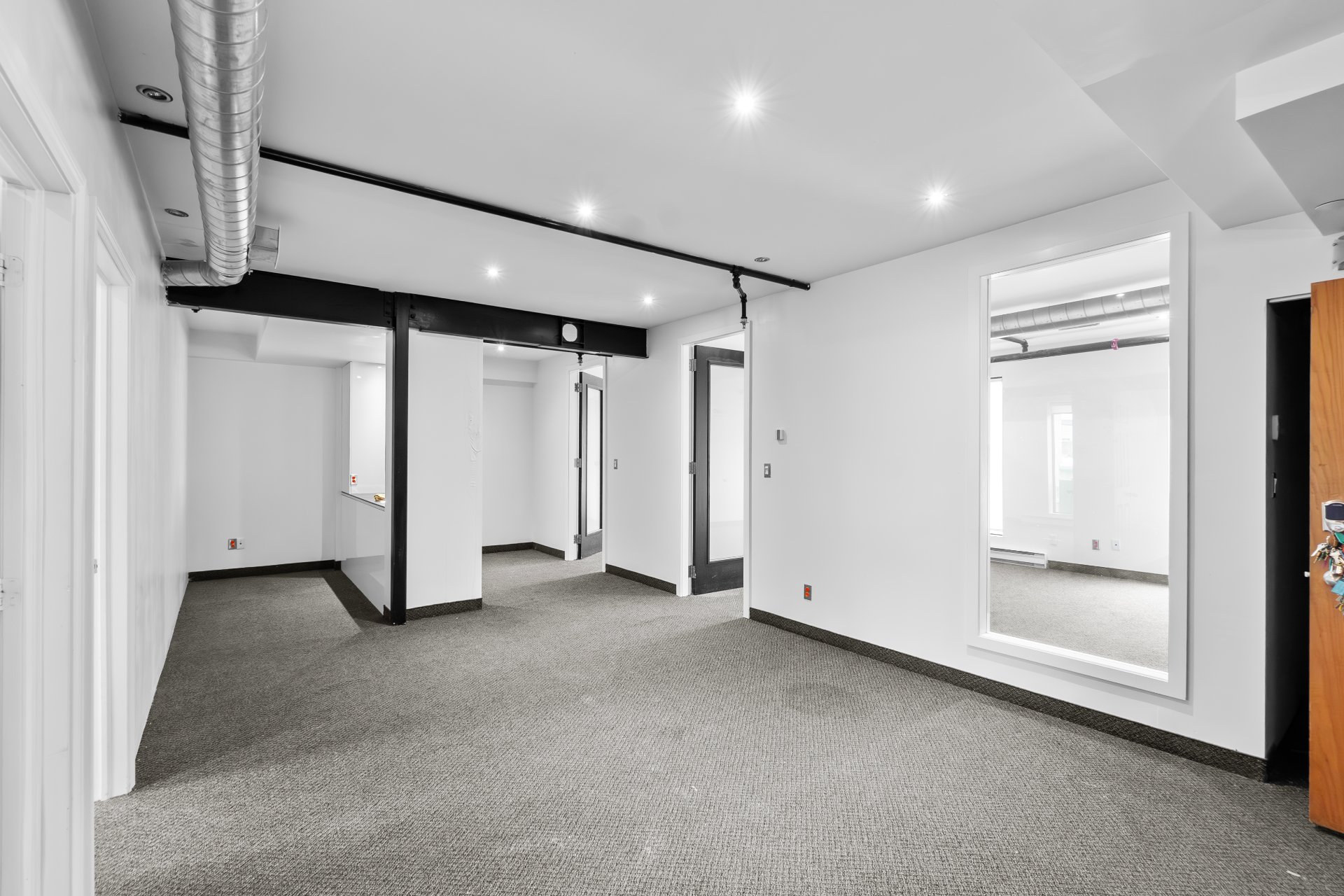 Photo - Interior