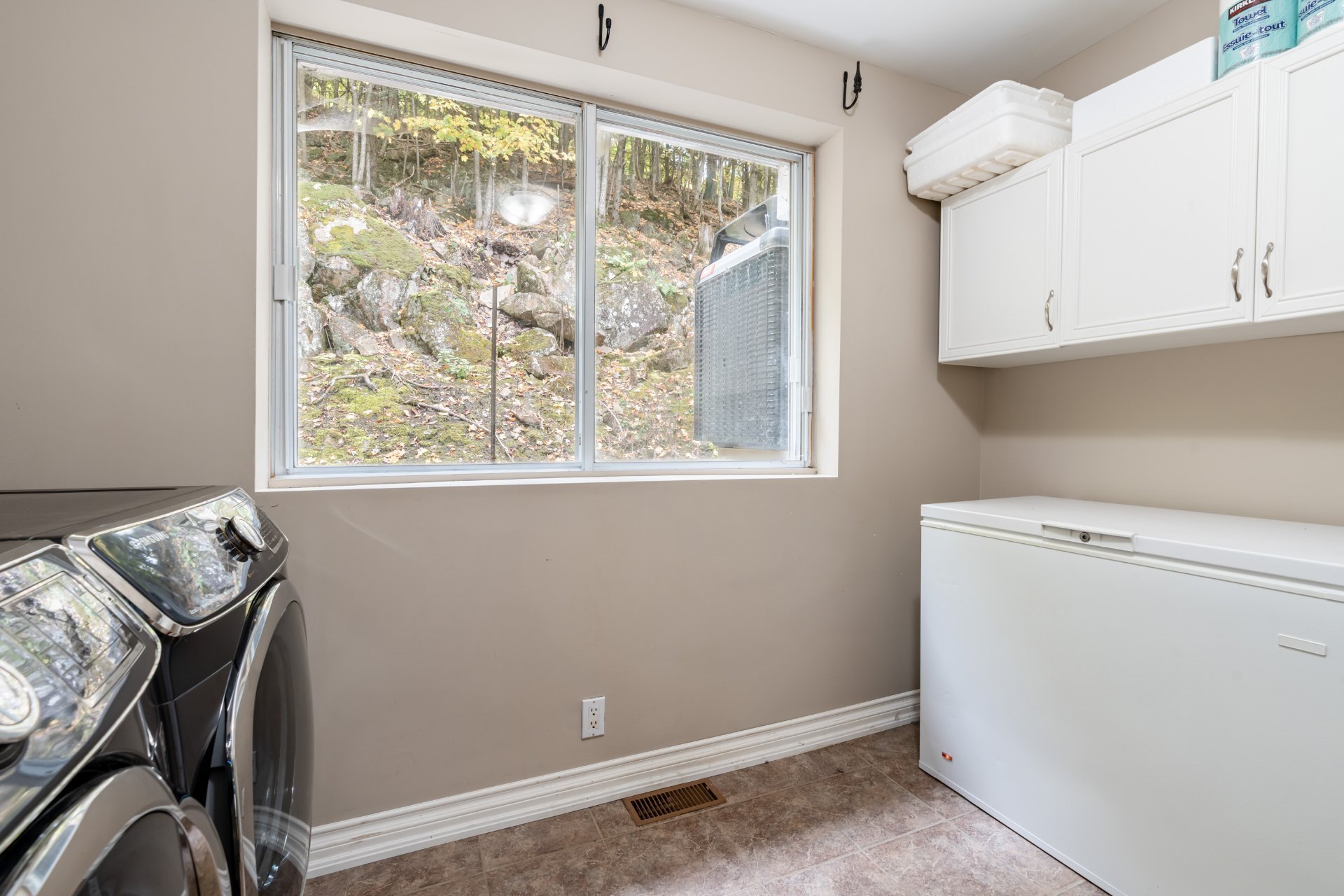 Photo - Laundry room