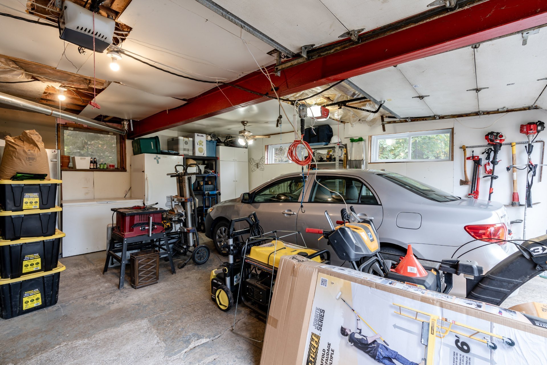 Photo - Garage