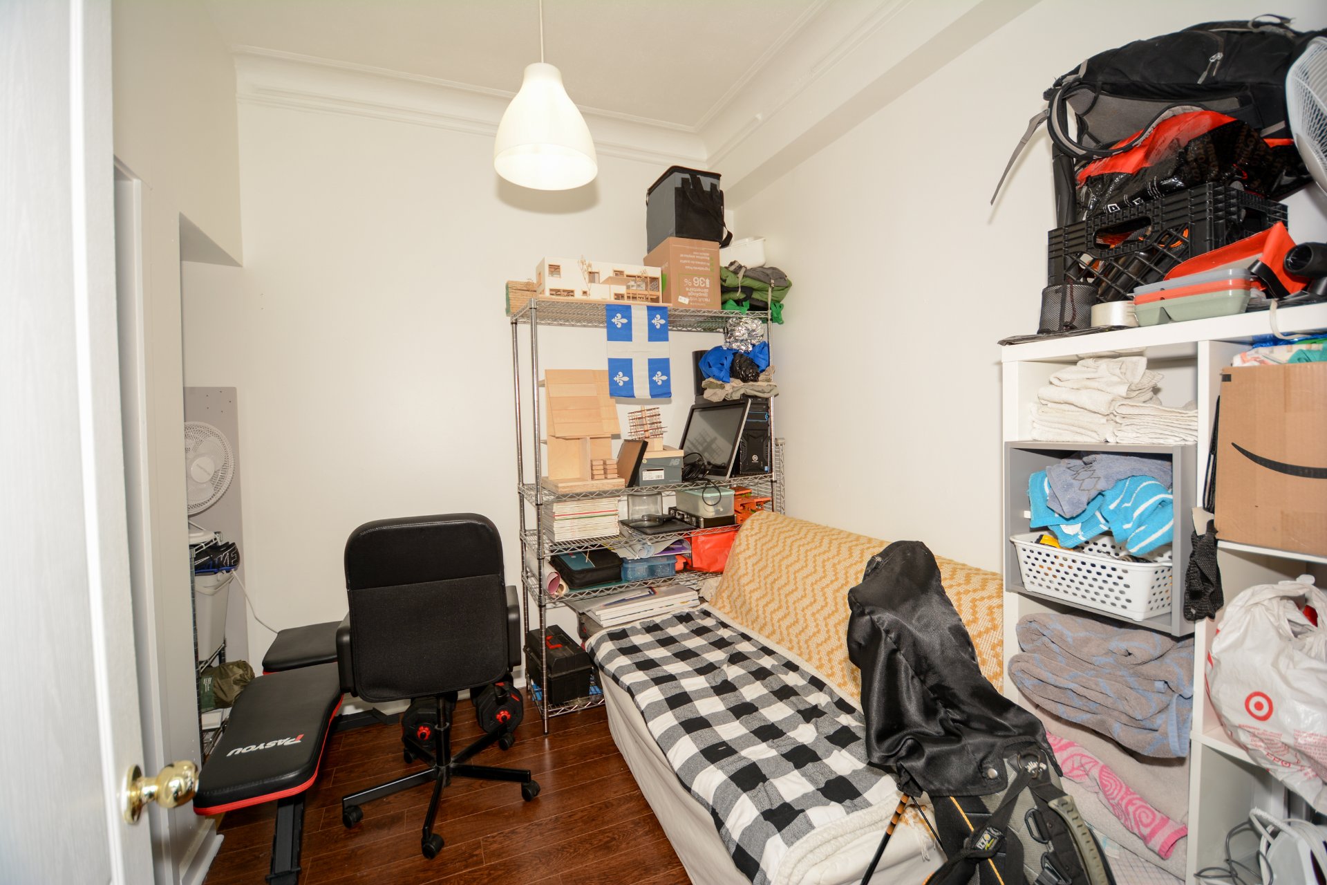 Photo - Bureau
