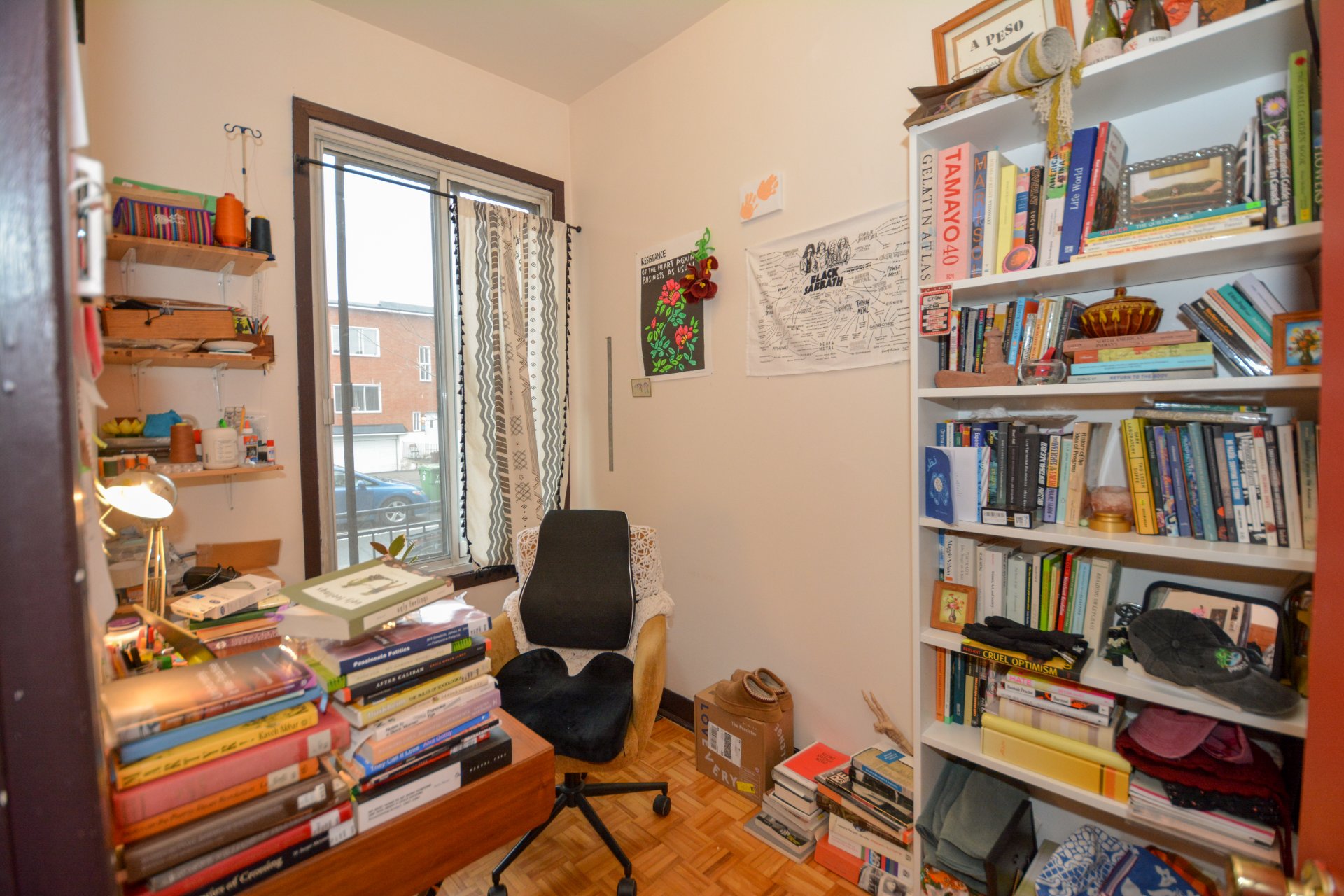 Photo - Bureau