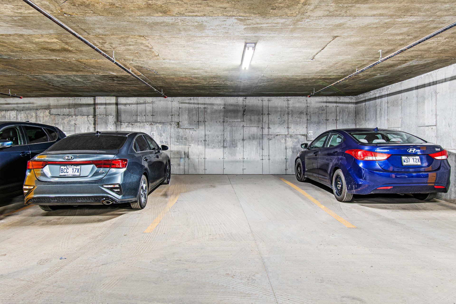 Photo - Garage