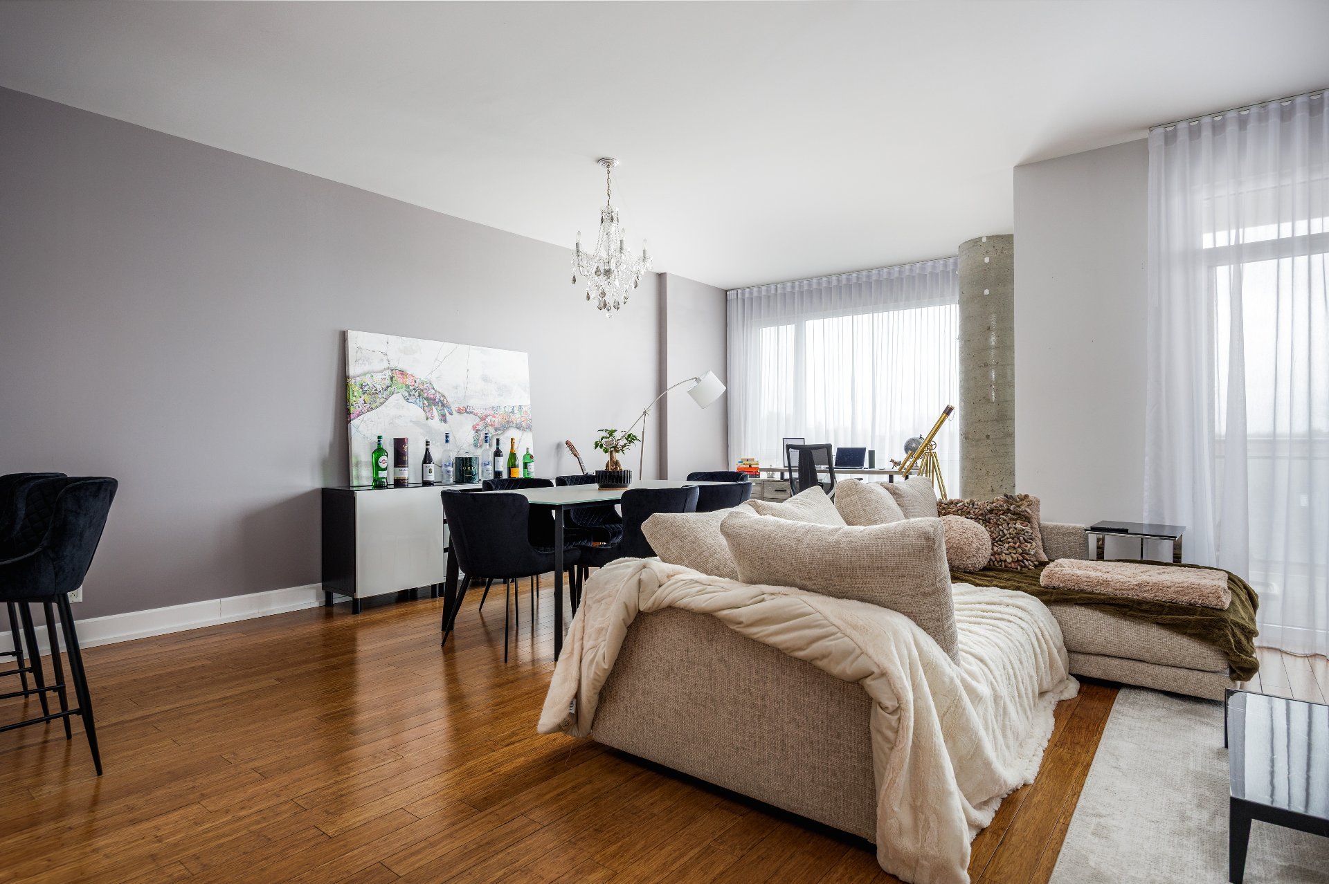 Photo - Interior