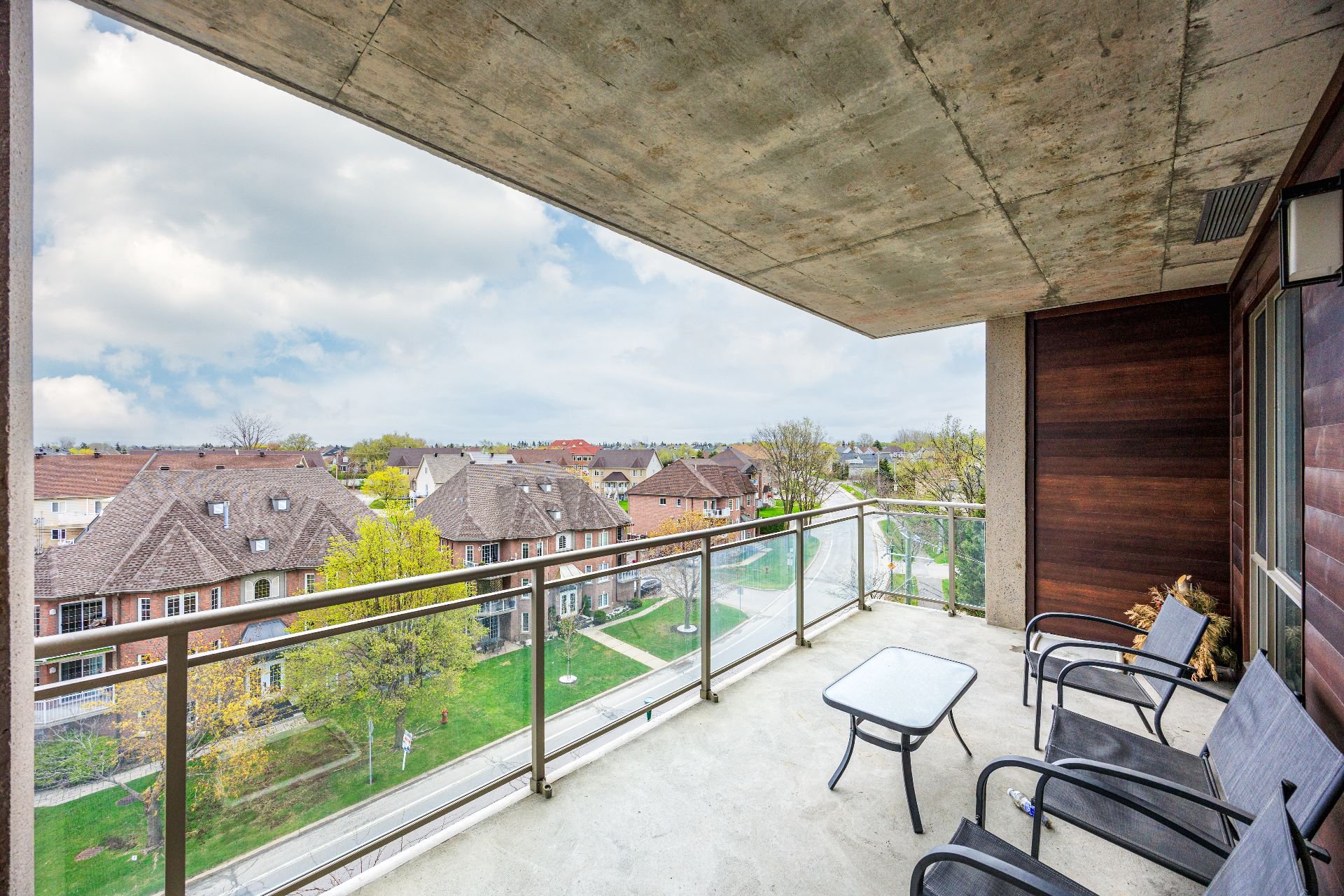 Photo - Balcony