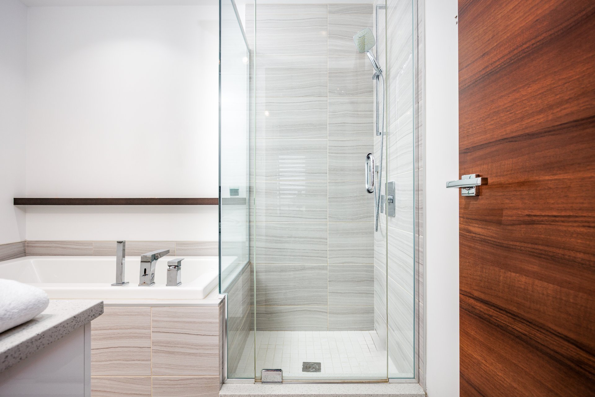 Photo - Ensuite bathroom