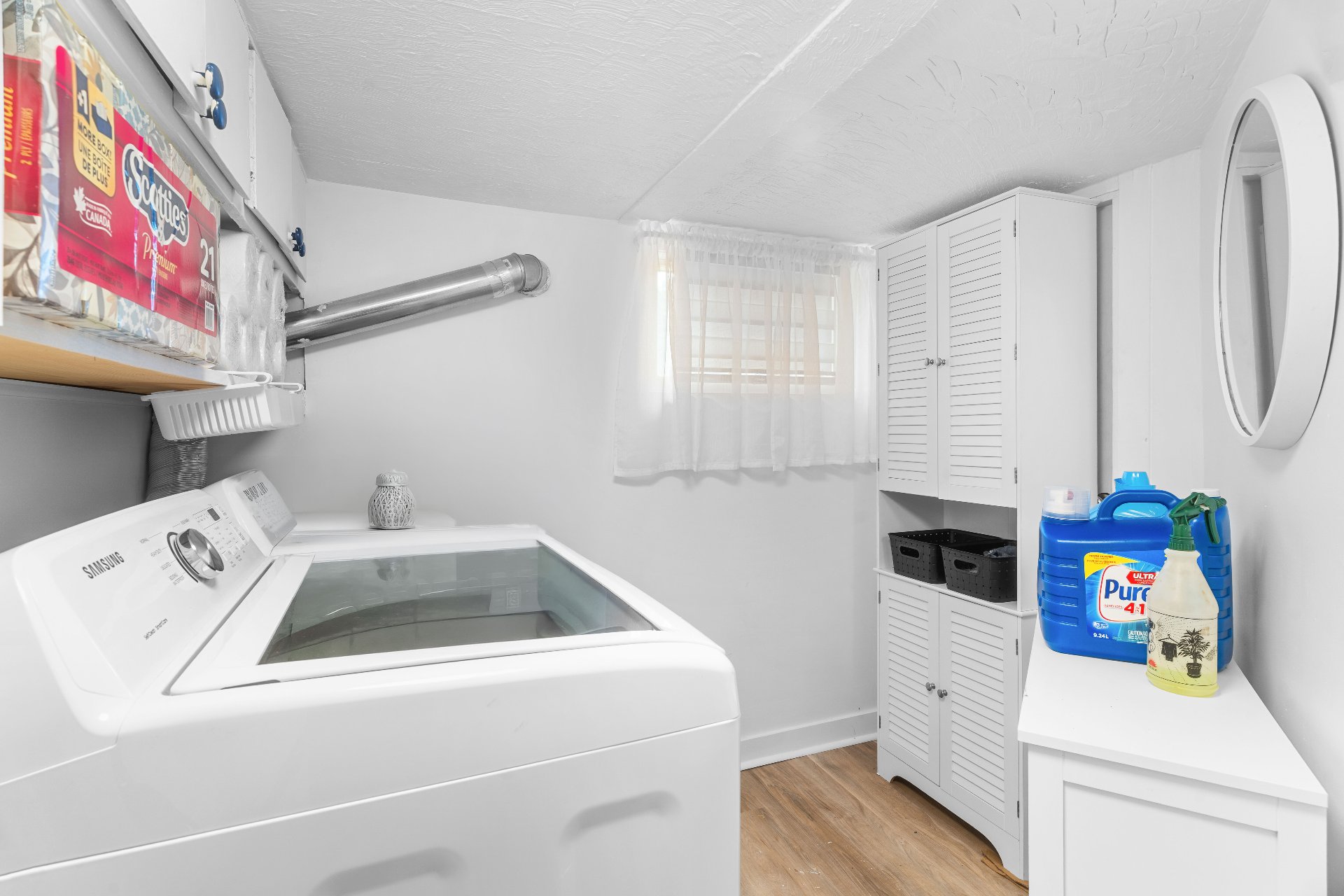 Photo - Laundry room