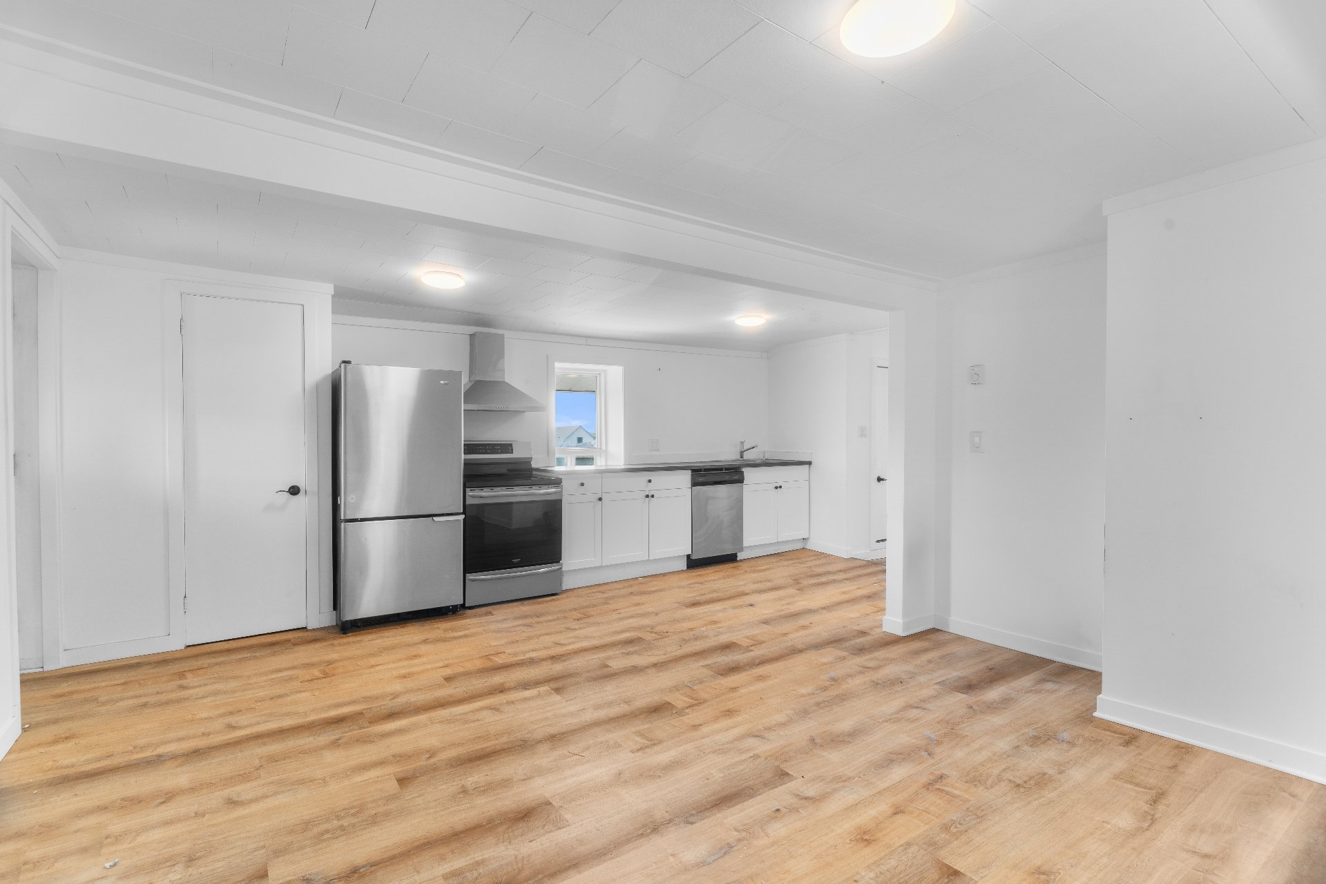 Photo - Kitchen