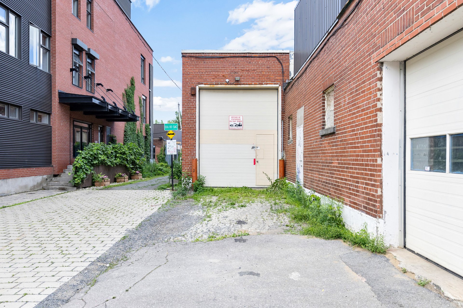 Photo - Shipping (door/dock)