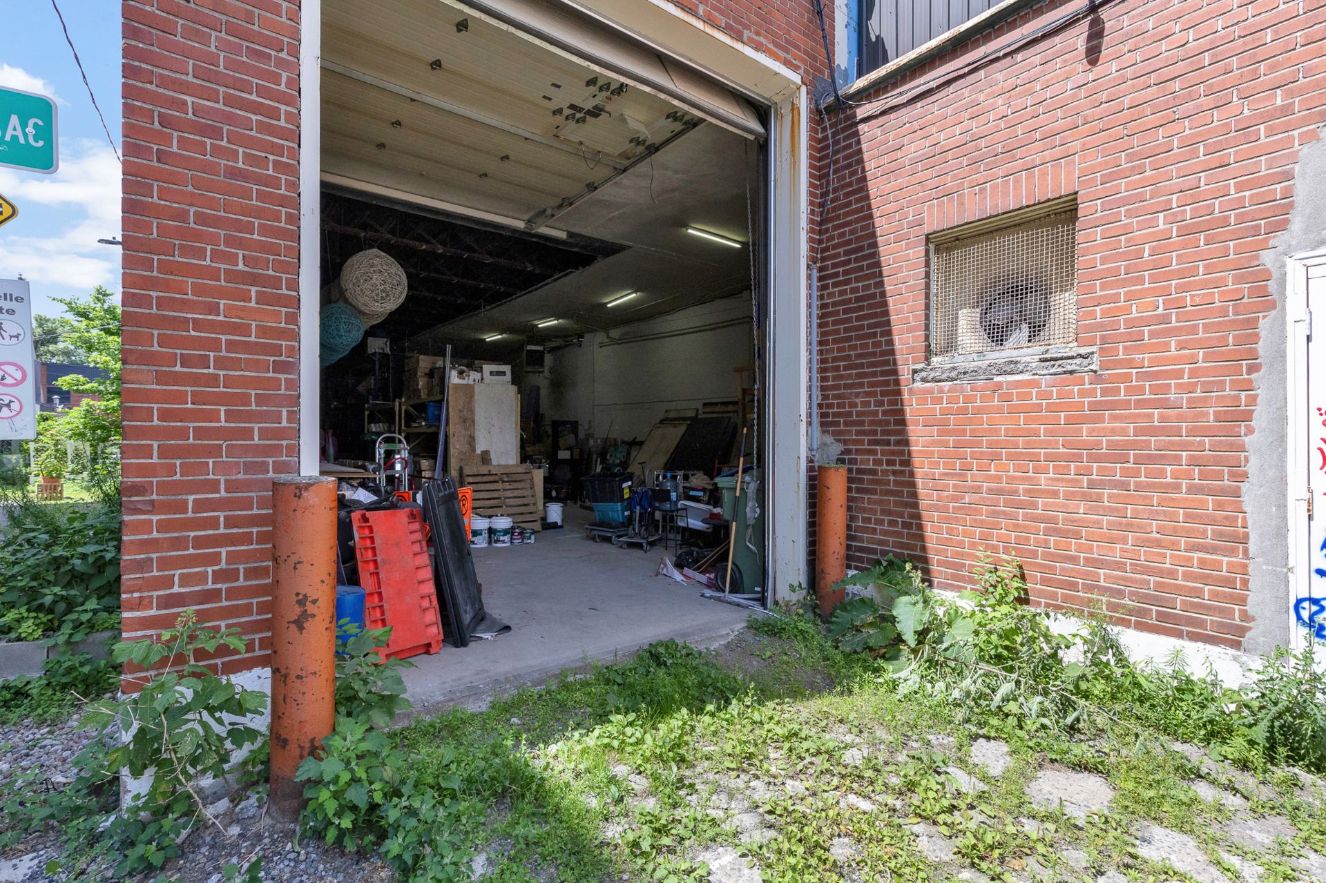 Photo - Shipping (door/dock)