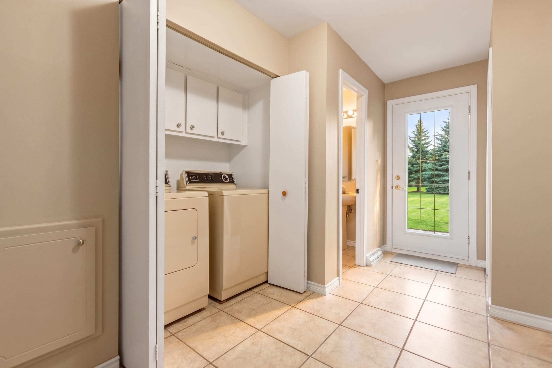 Photo - Laundry room