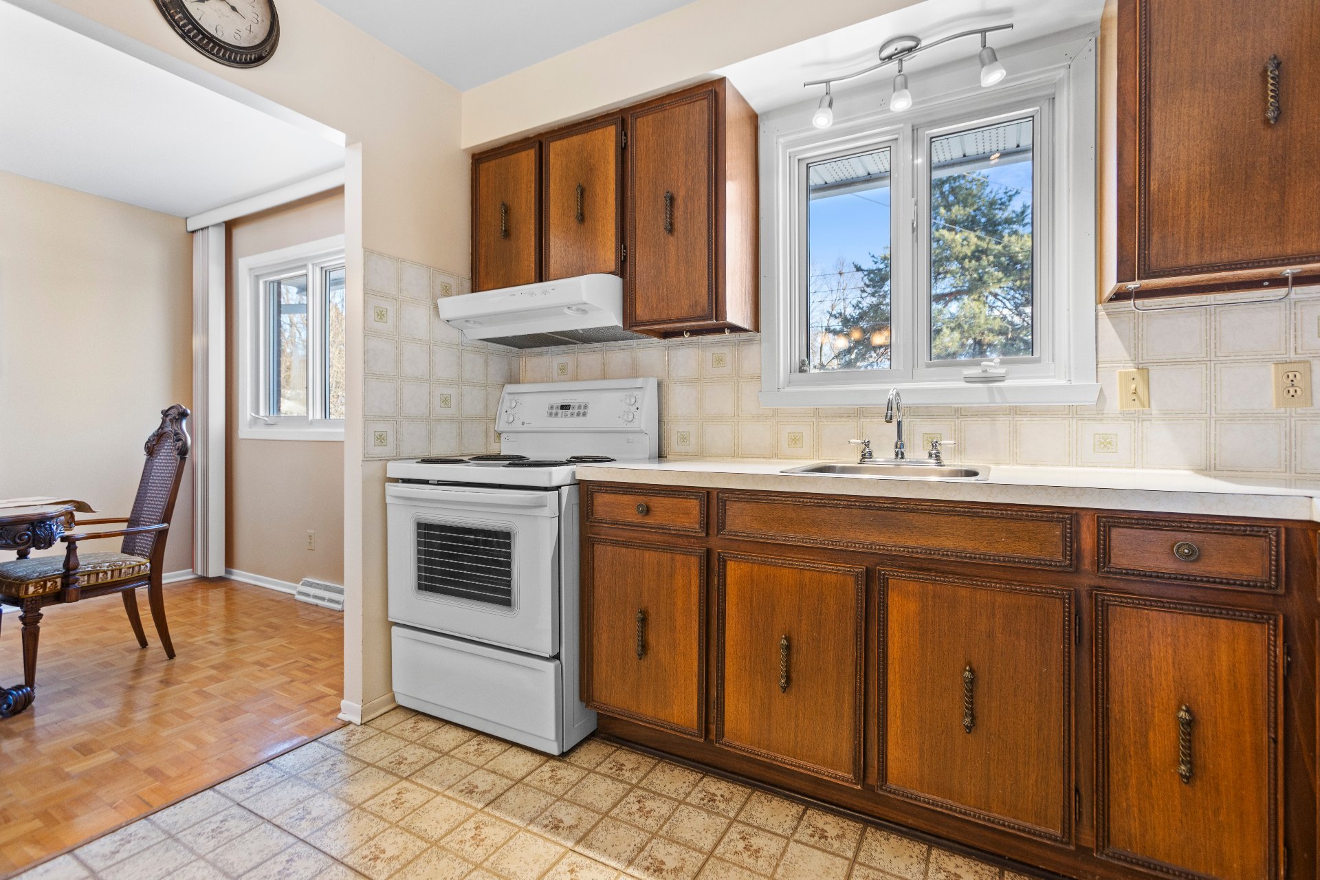 Photo - Kitchen