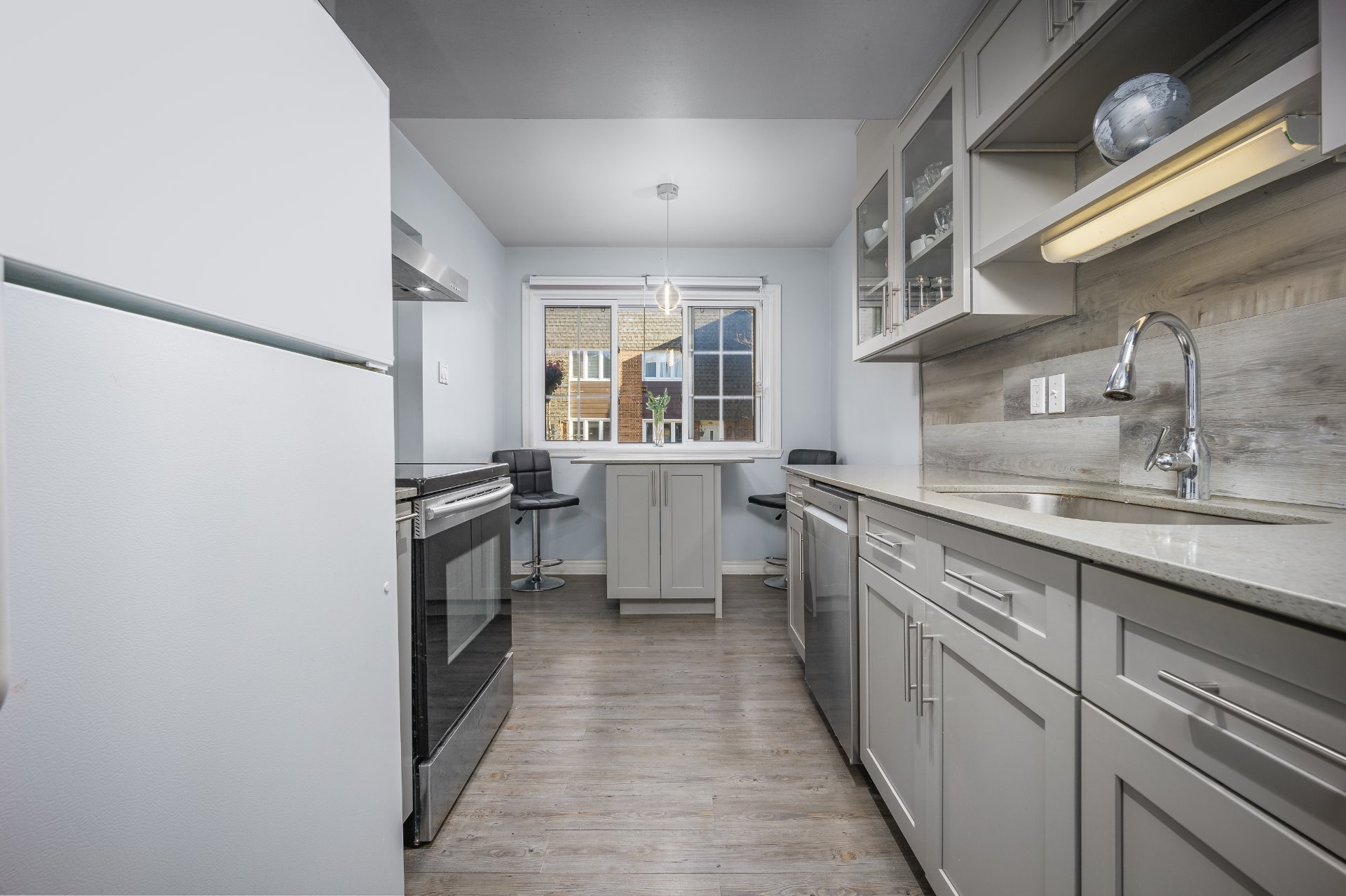 Photo - Kitchen