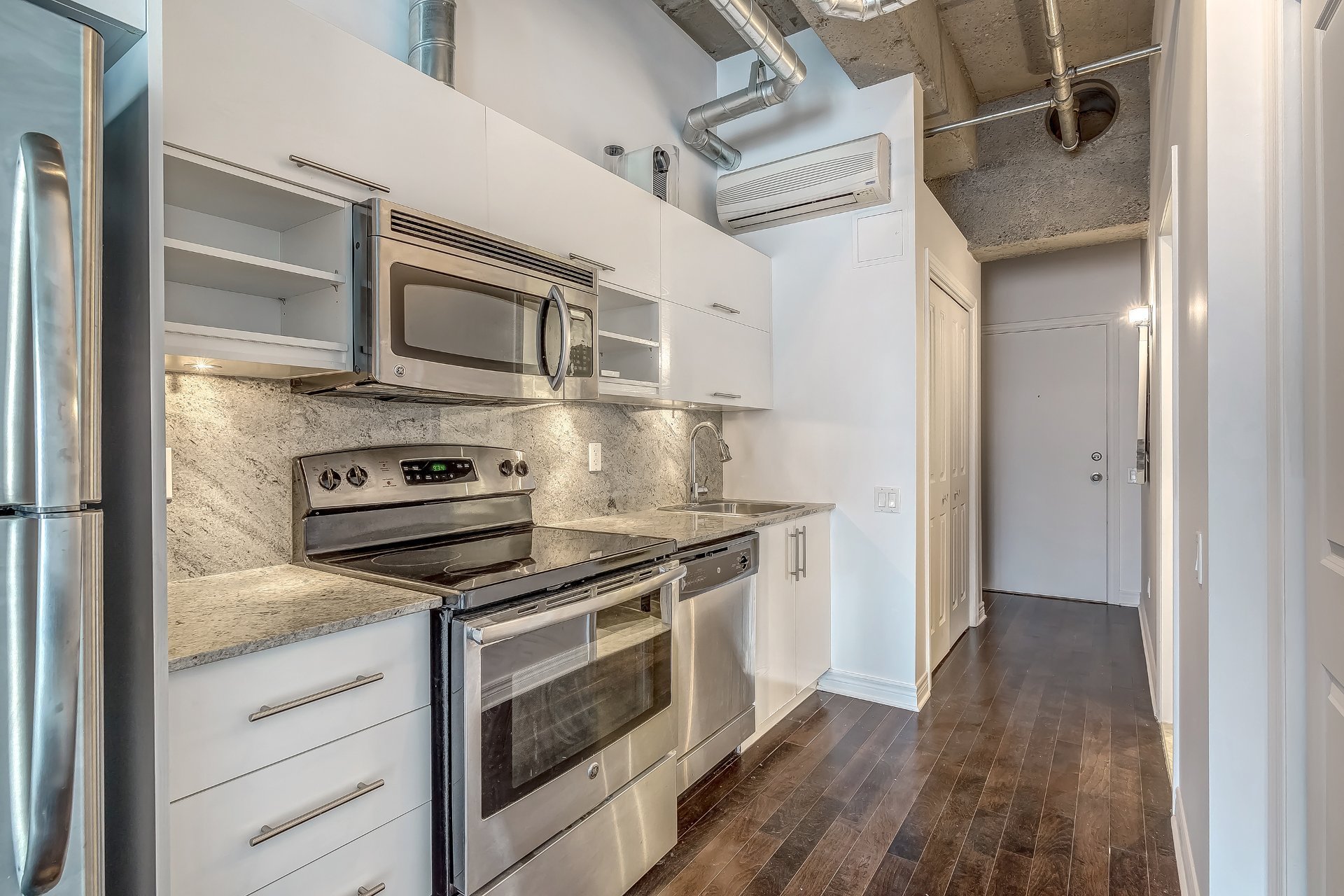Photo - Kitchen