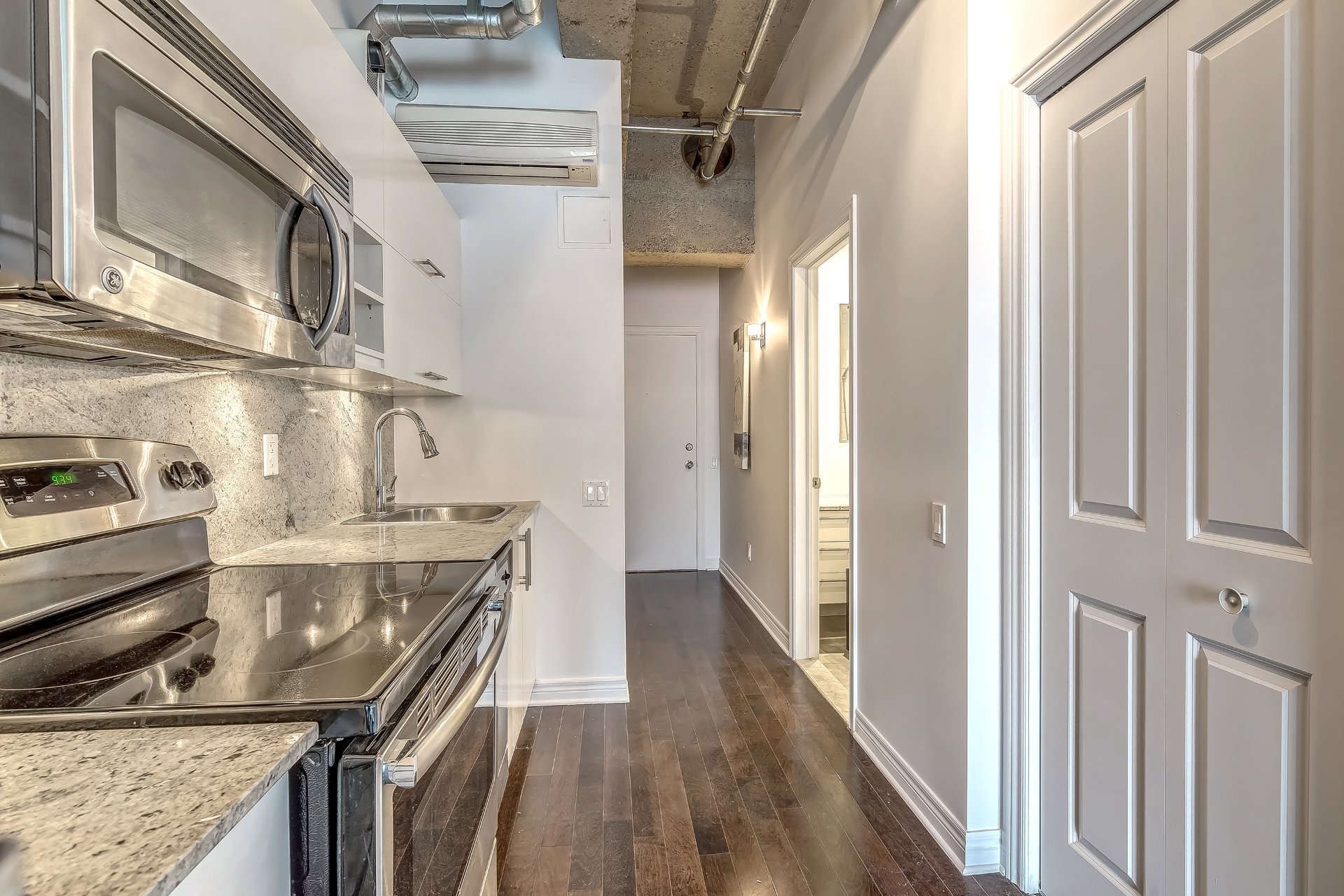 Photo - Kitchen