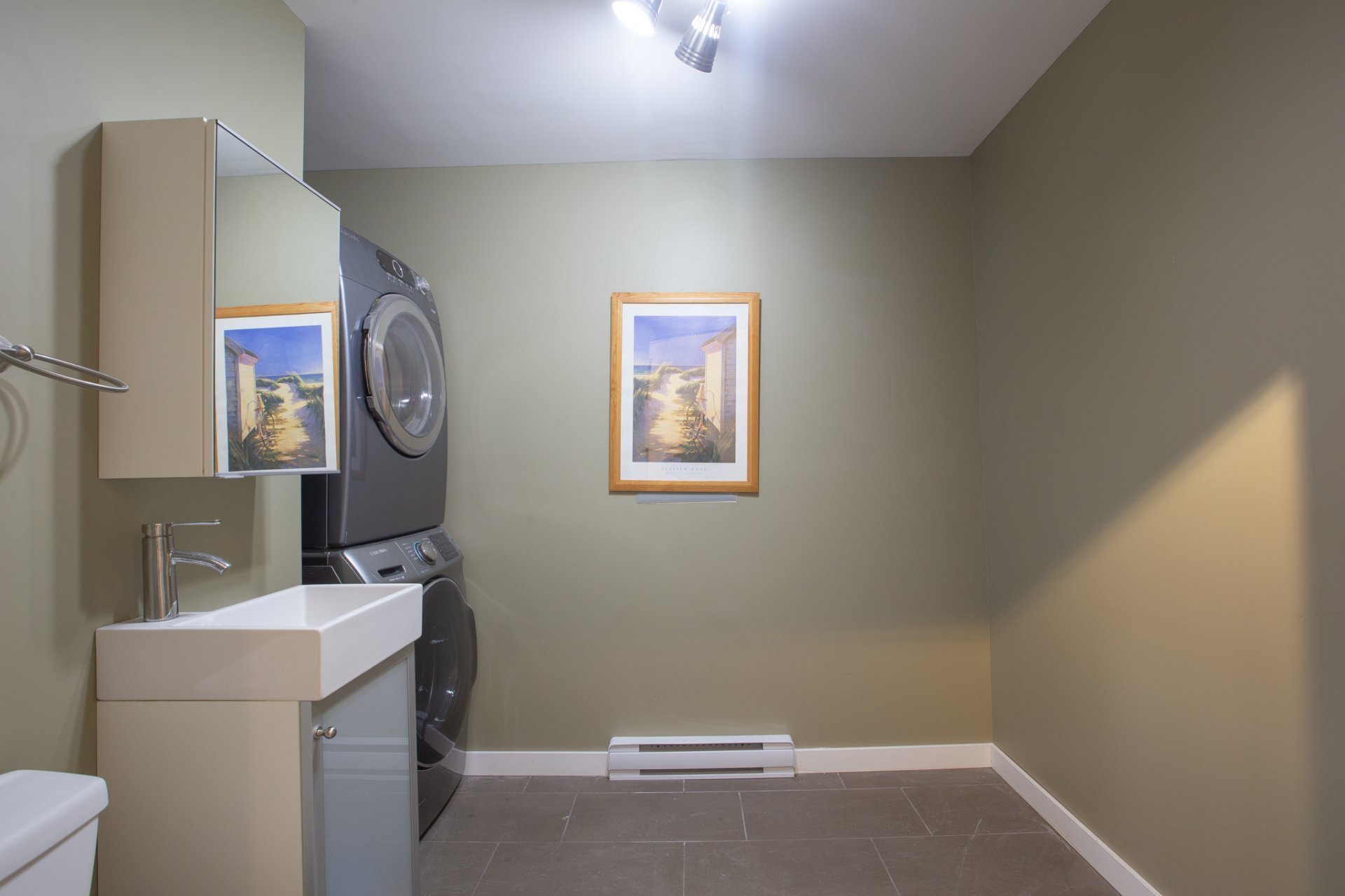 Photo - Washroom