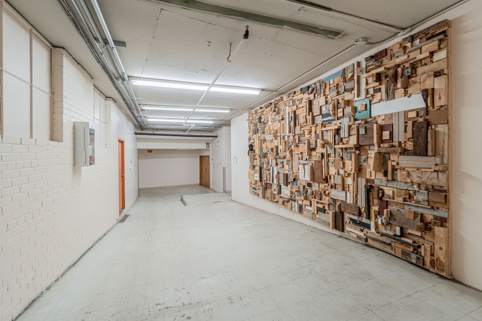 Photo - Hallway