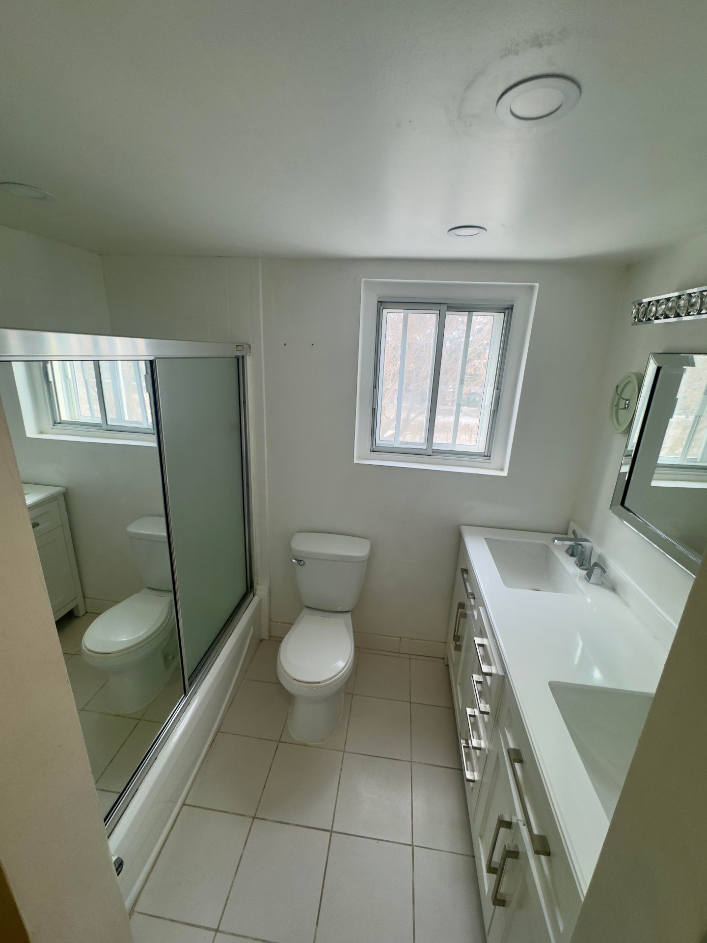 Photo - Salle de bains attenante à la CCP