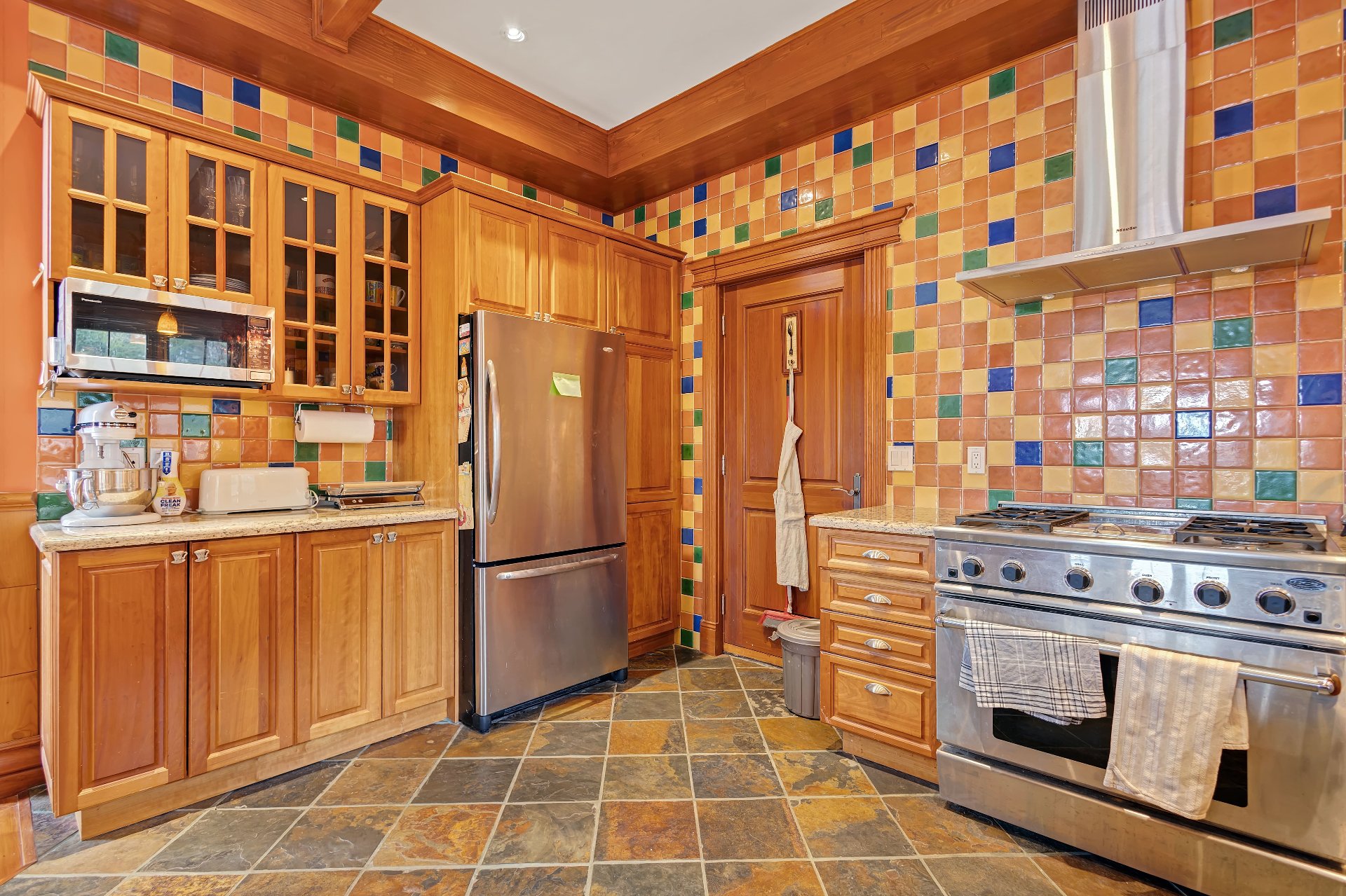 Photo - Kitchen