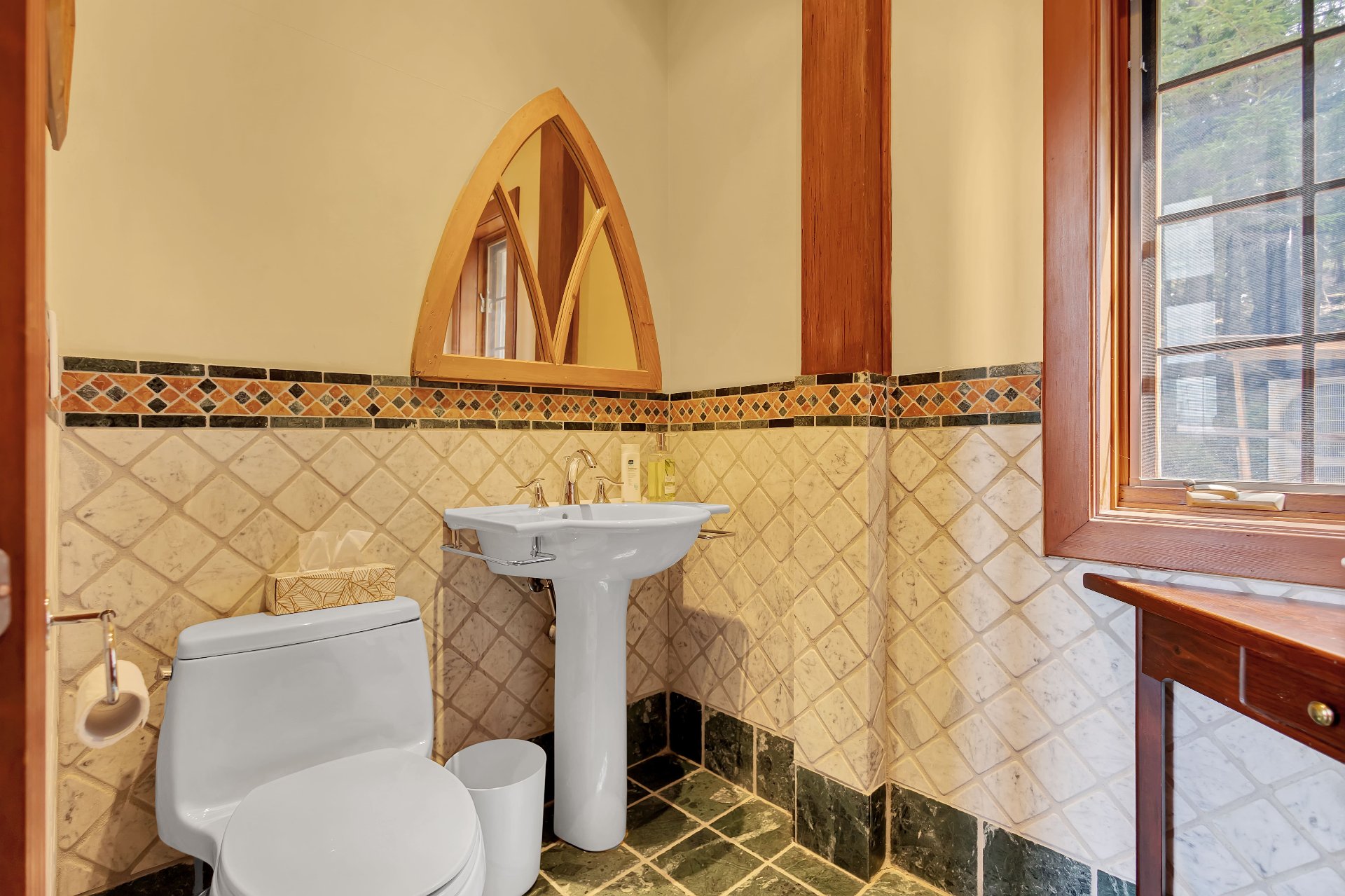 Photo - Ensuite bathroom