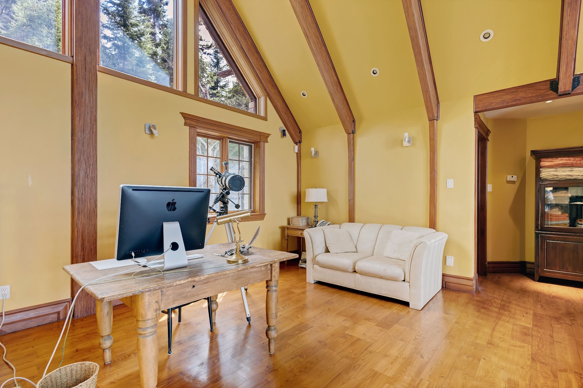 Photo - Mezzanine