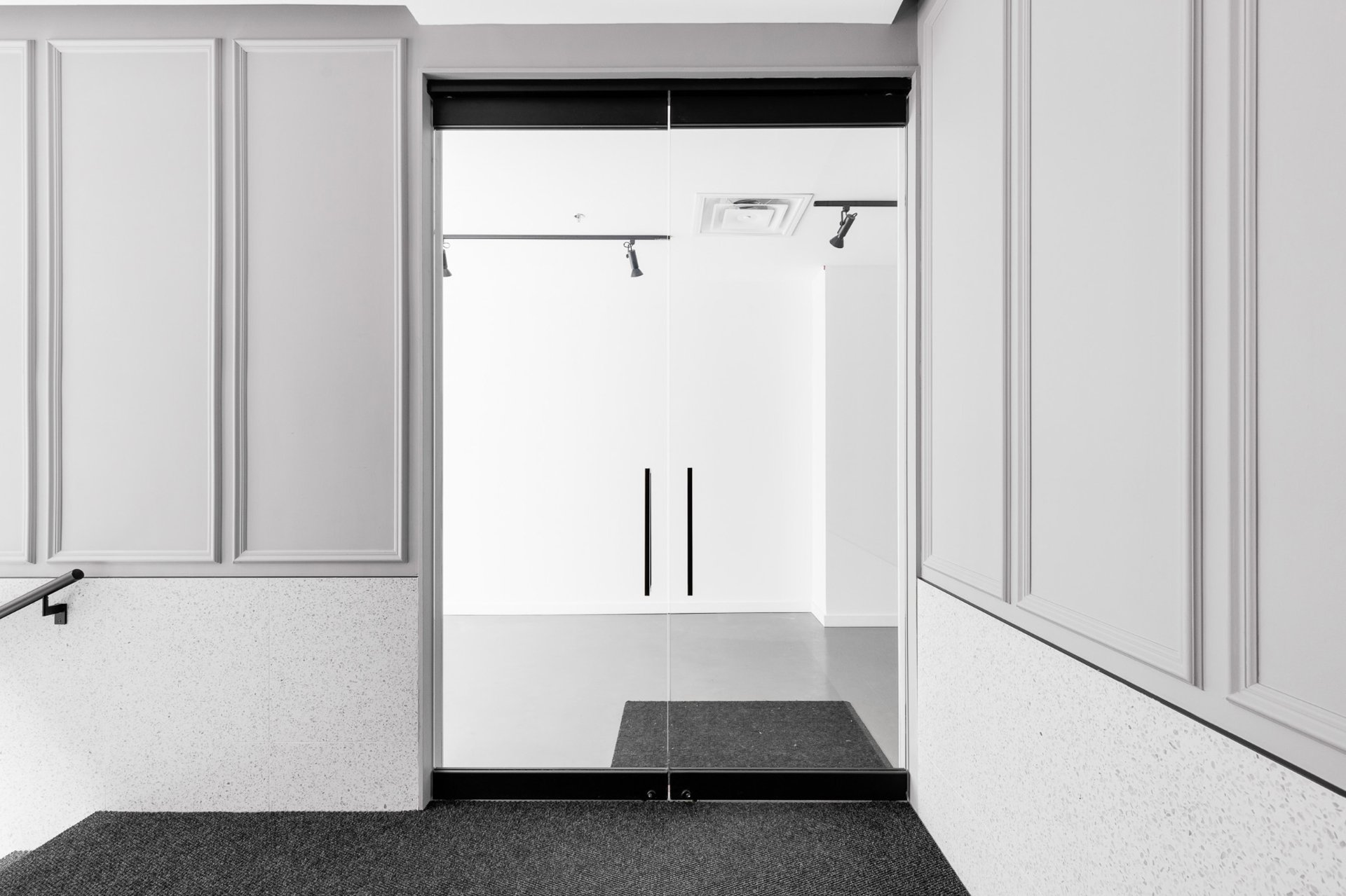 Photo - Interior