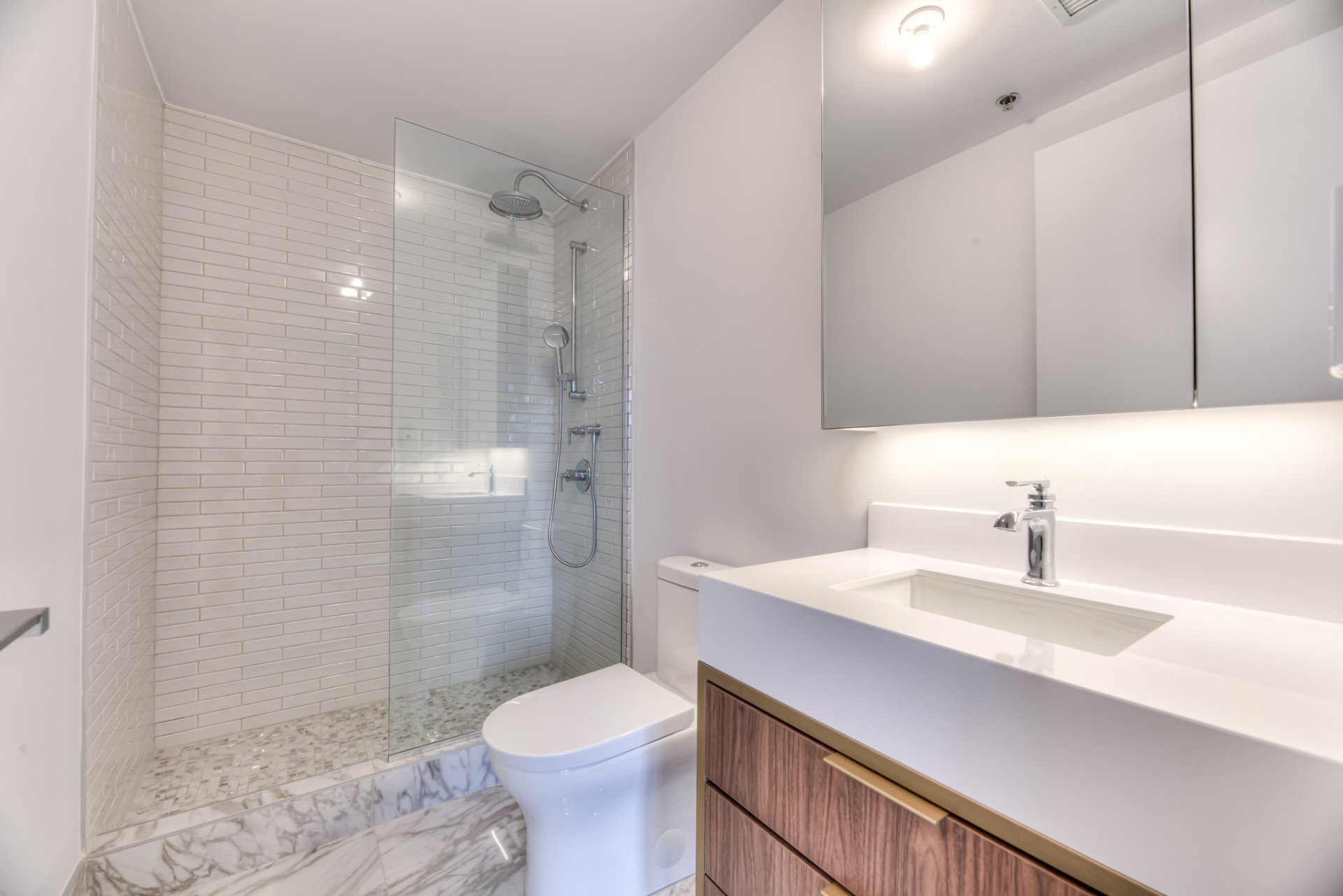 Photo - Ensuite bathroom