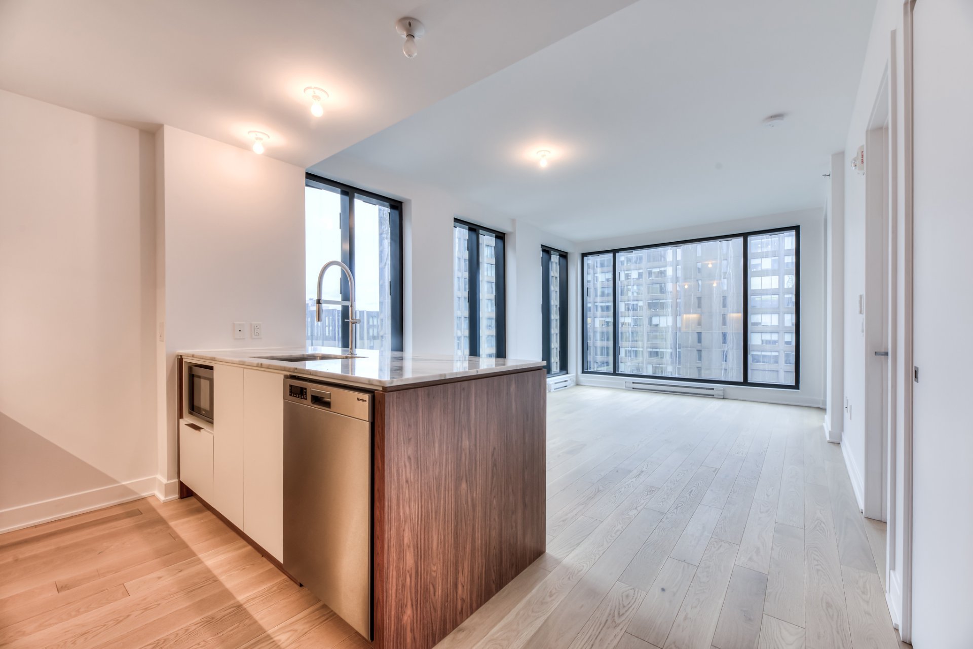 Photo - Kitchen