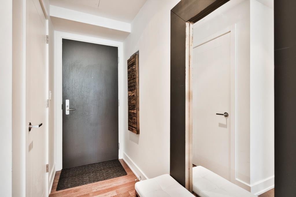 Photo - Hallway