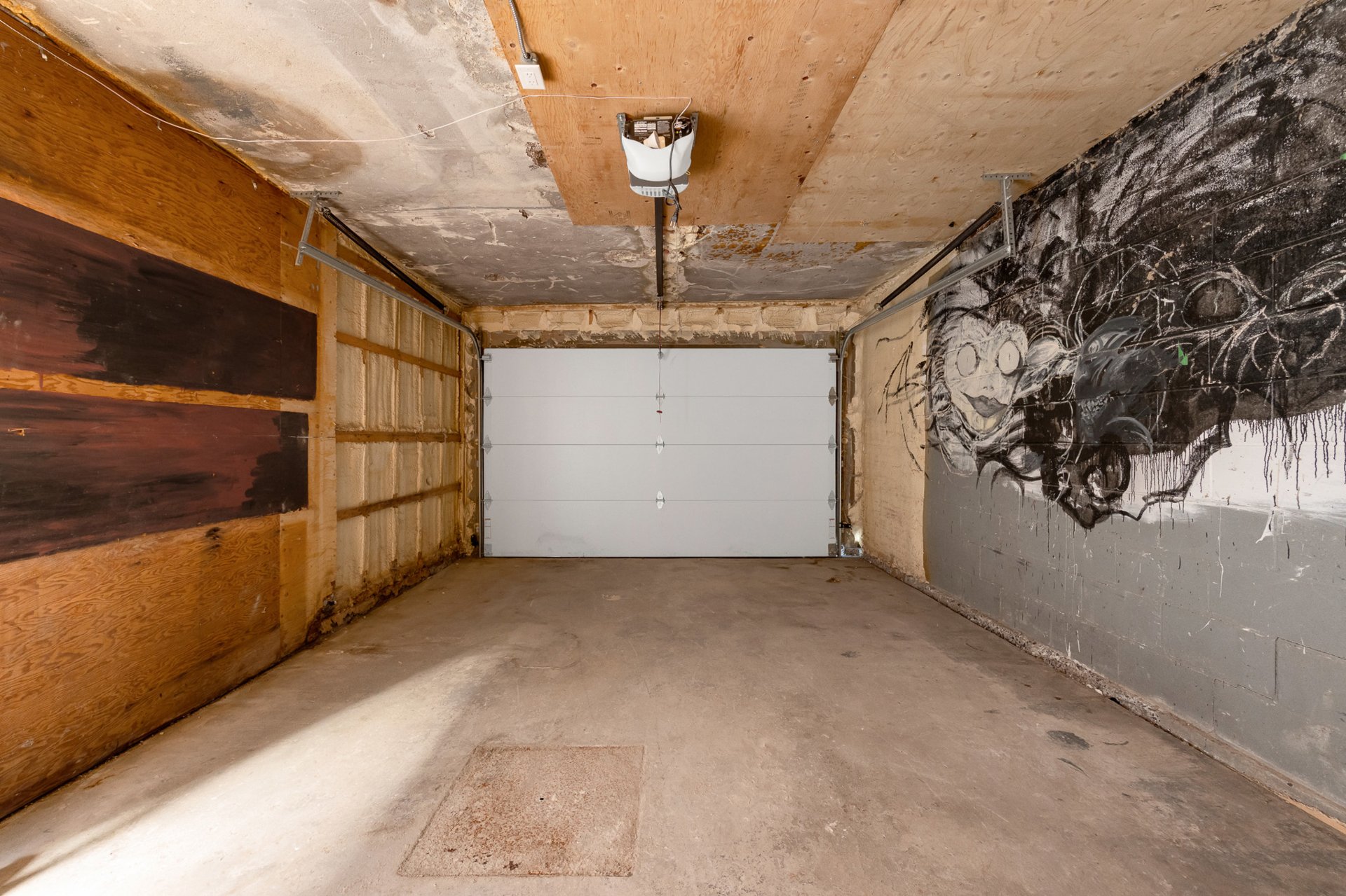 Photo - Shipping (door/dock)