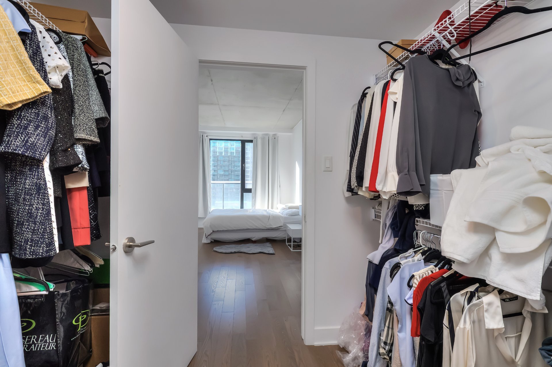 Photo - Penderie (Walk-in)