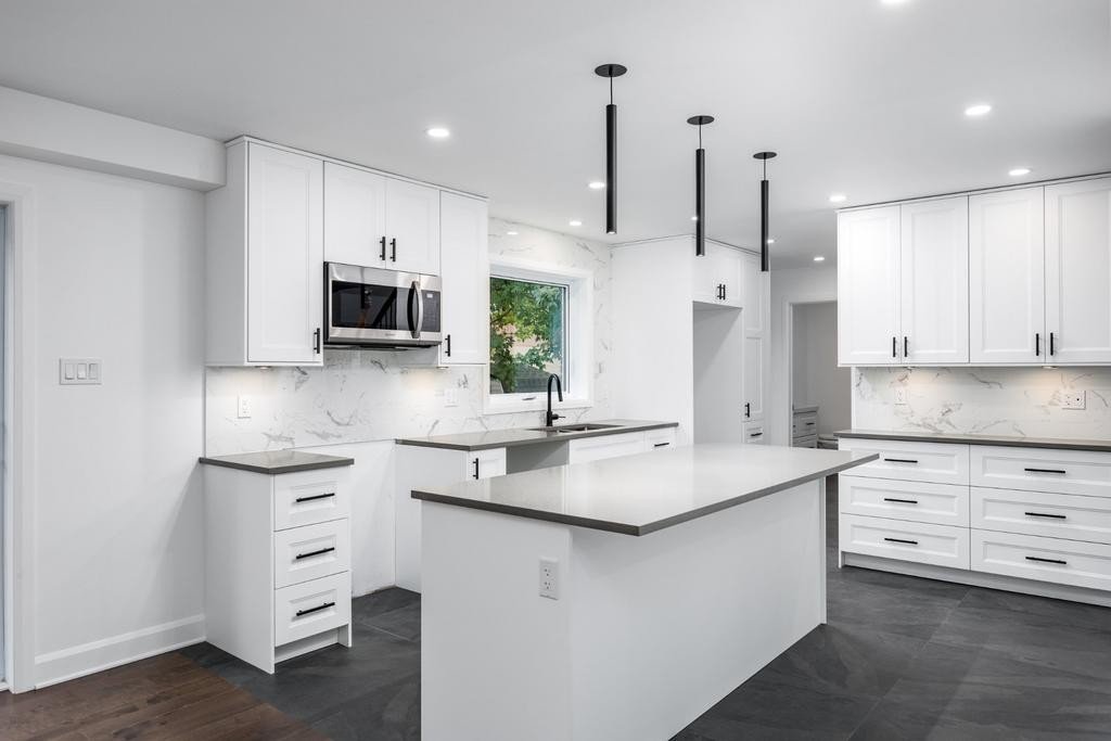 Photo - Kitchen