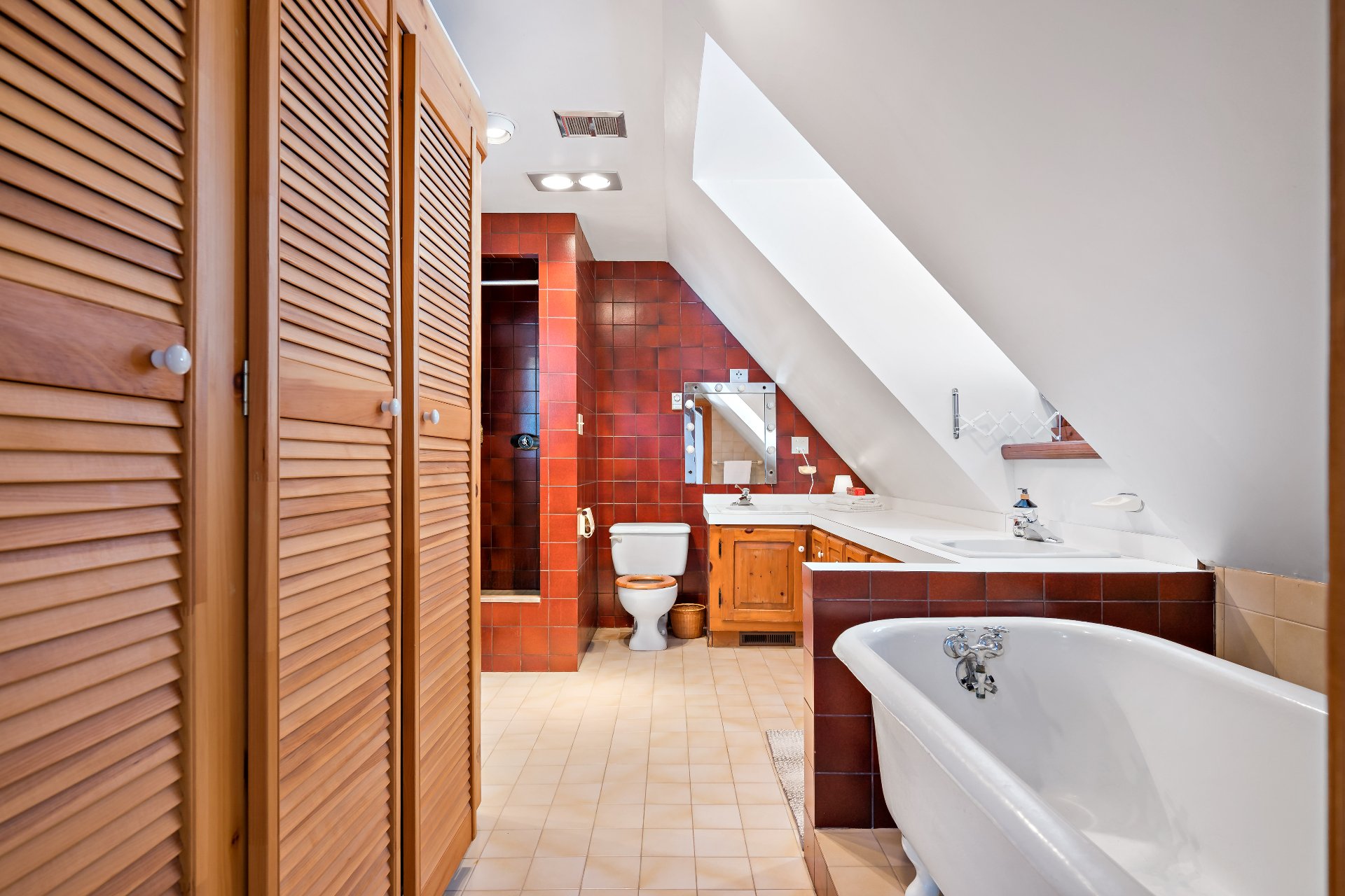 Photo - Salle de bains attenante à la CCP