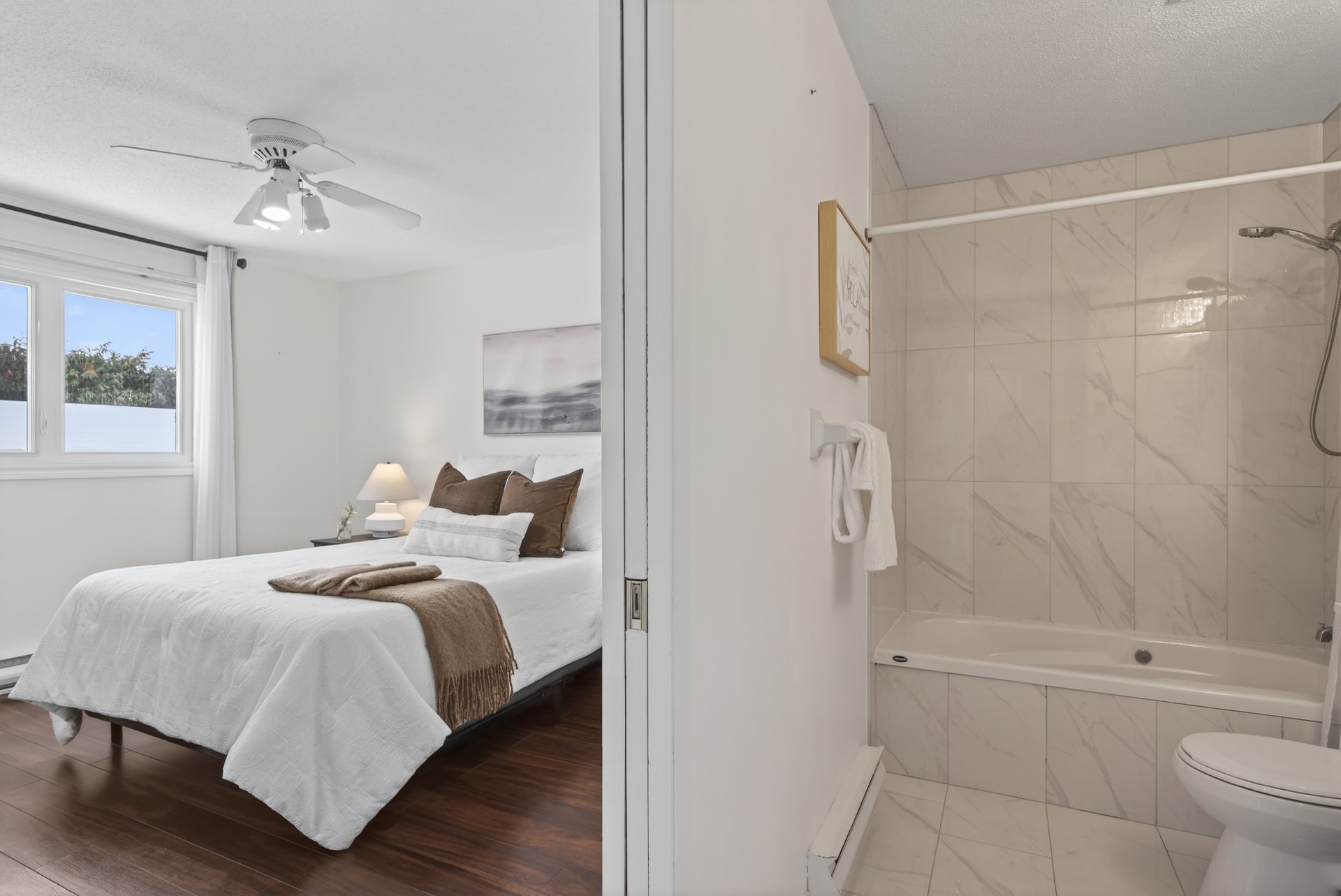 Photo - Ensuite bathroom