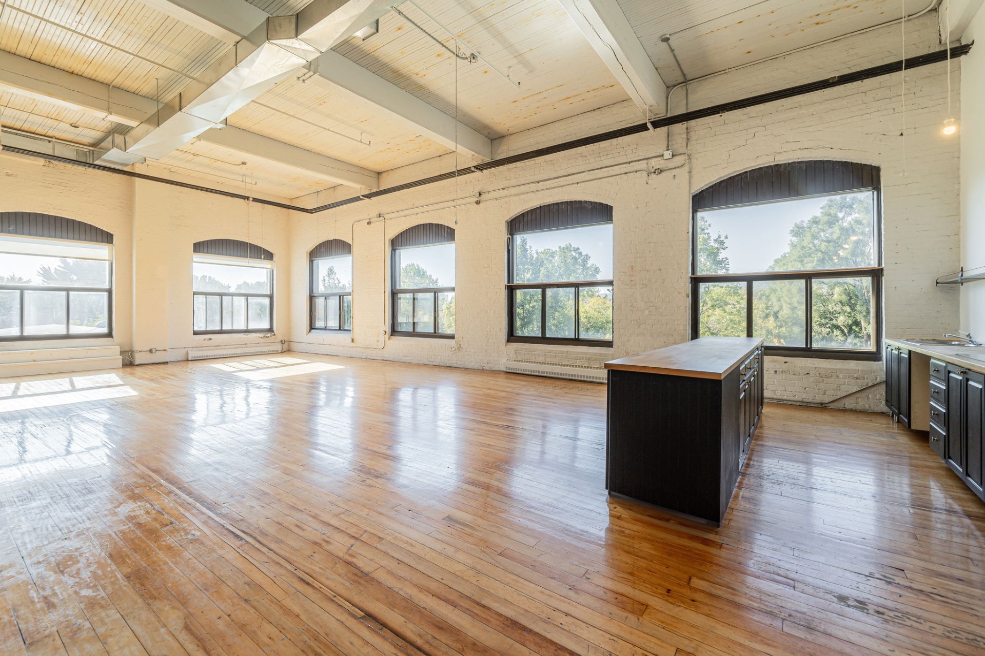 Photo - Interior