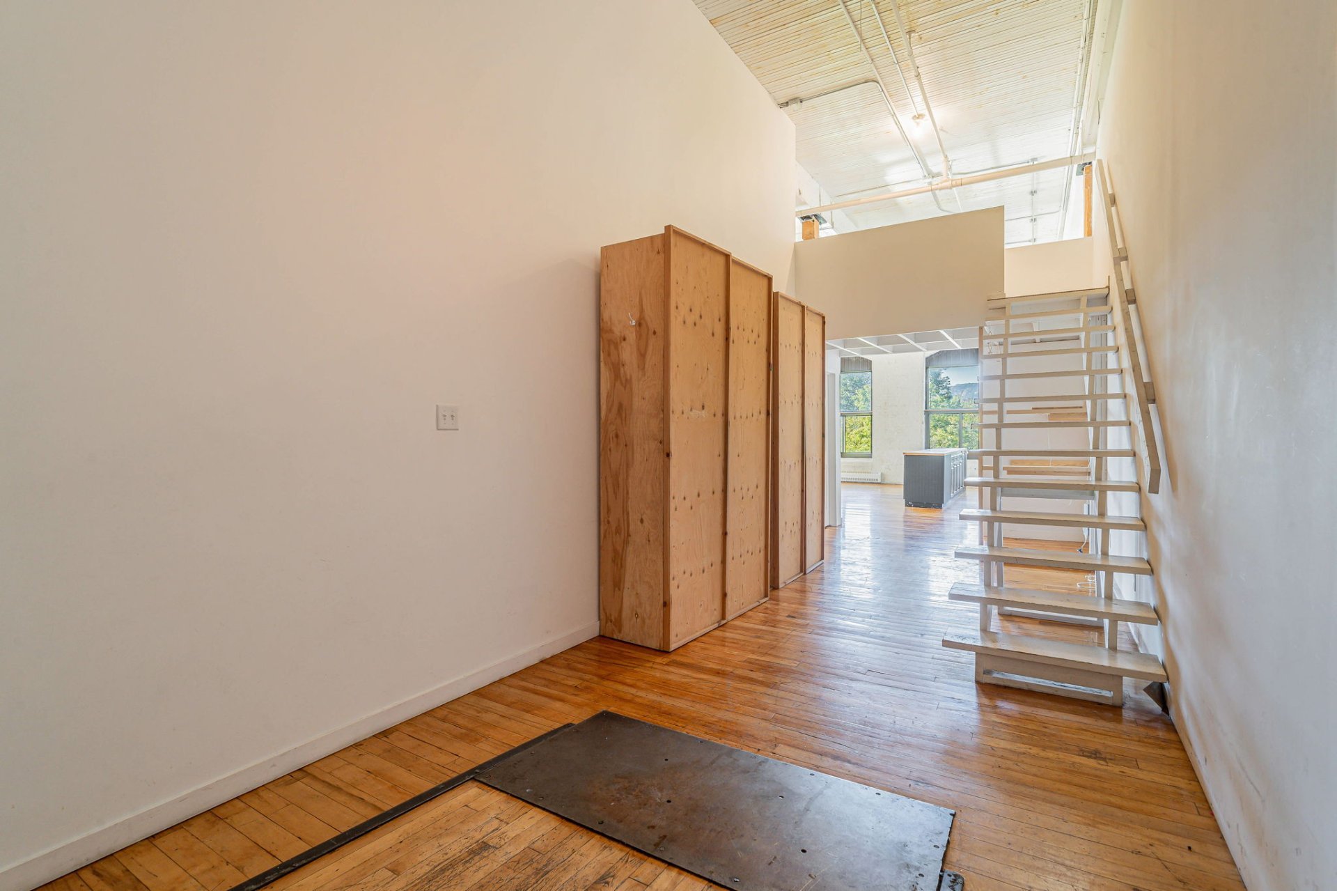 Photo - Hallway