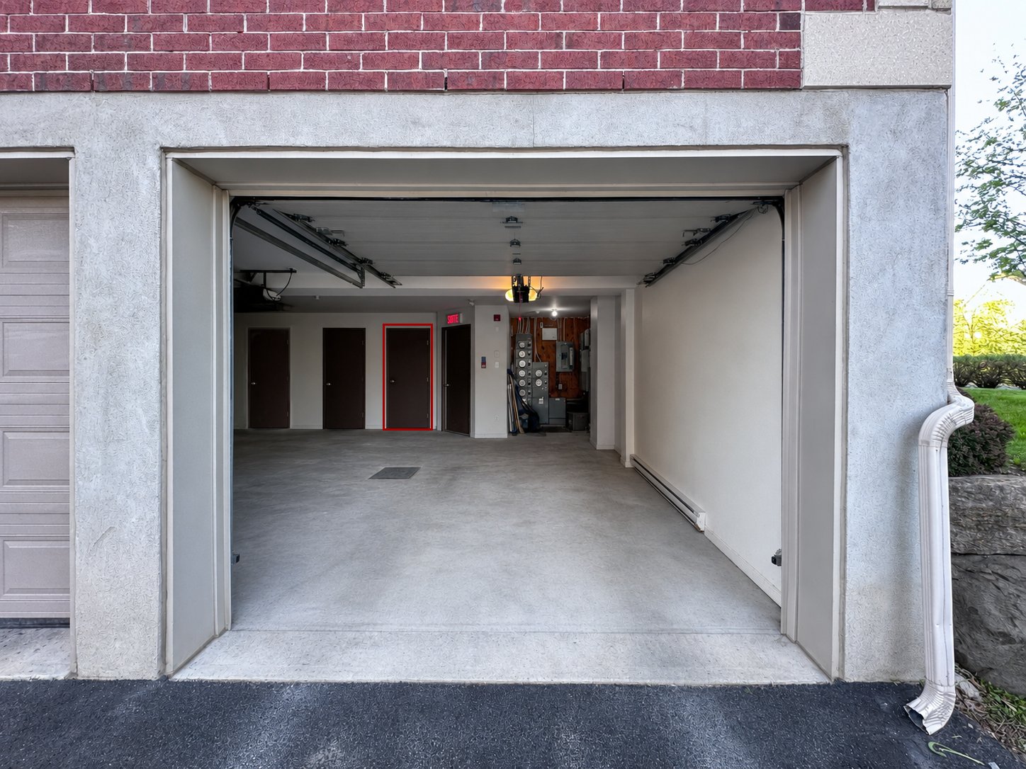 Photo - Exterior