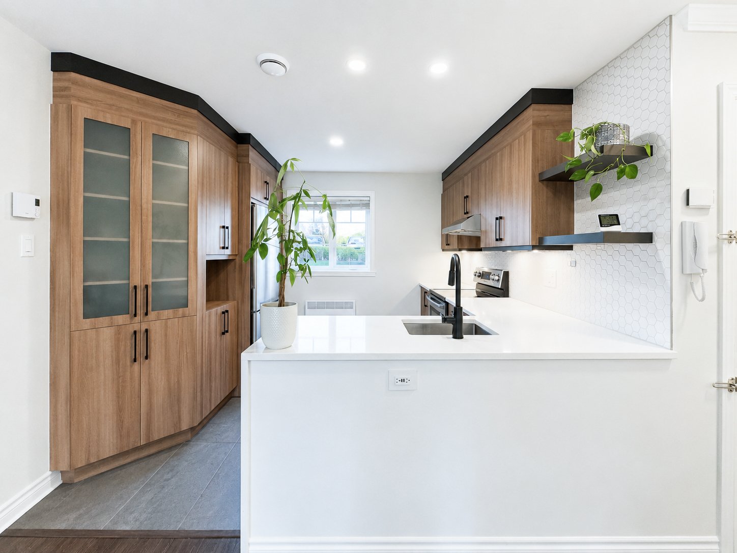 Photo - Kitchenette