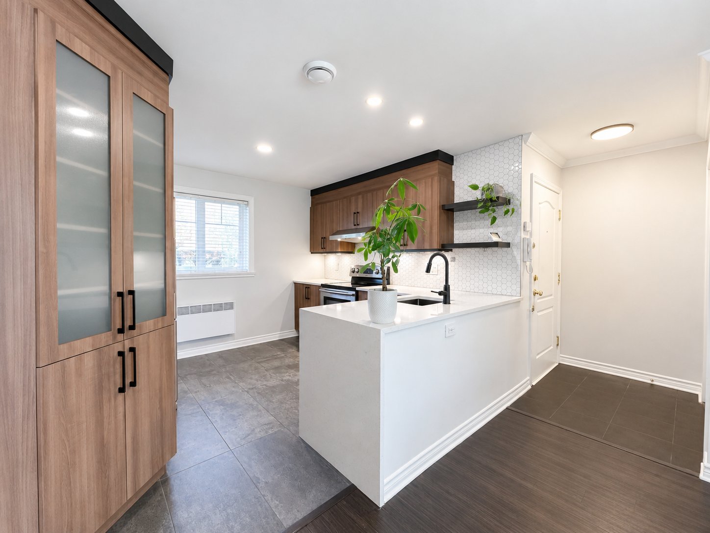 Photo - Kitchenette