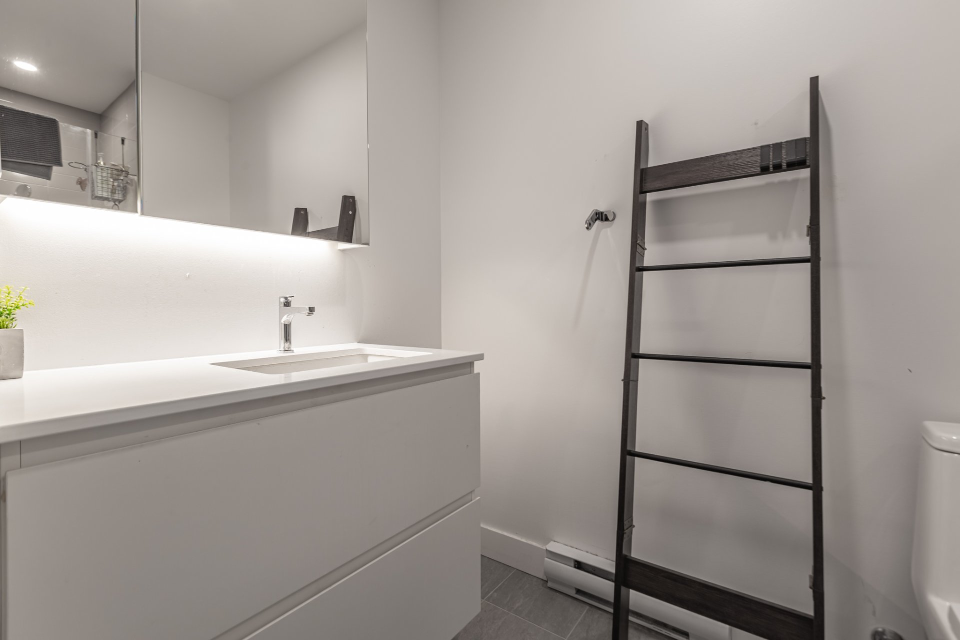 Photo - Bathroom