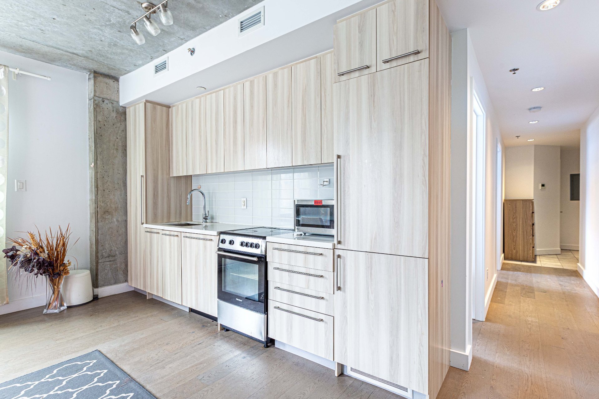 Photo - Kitchen