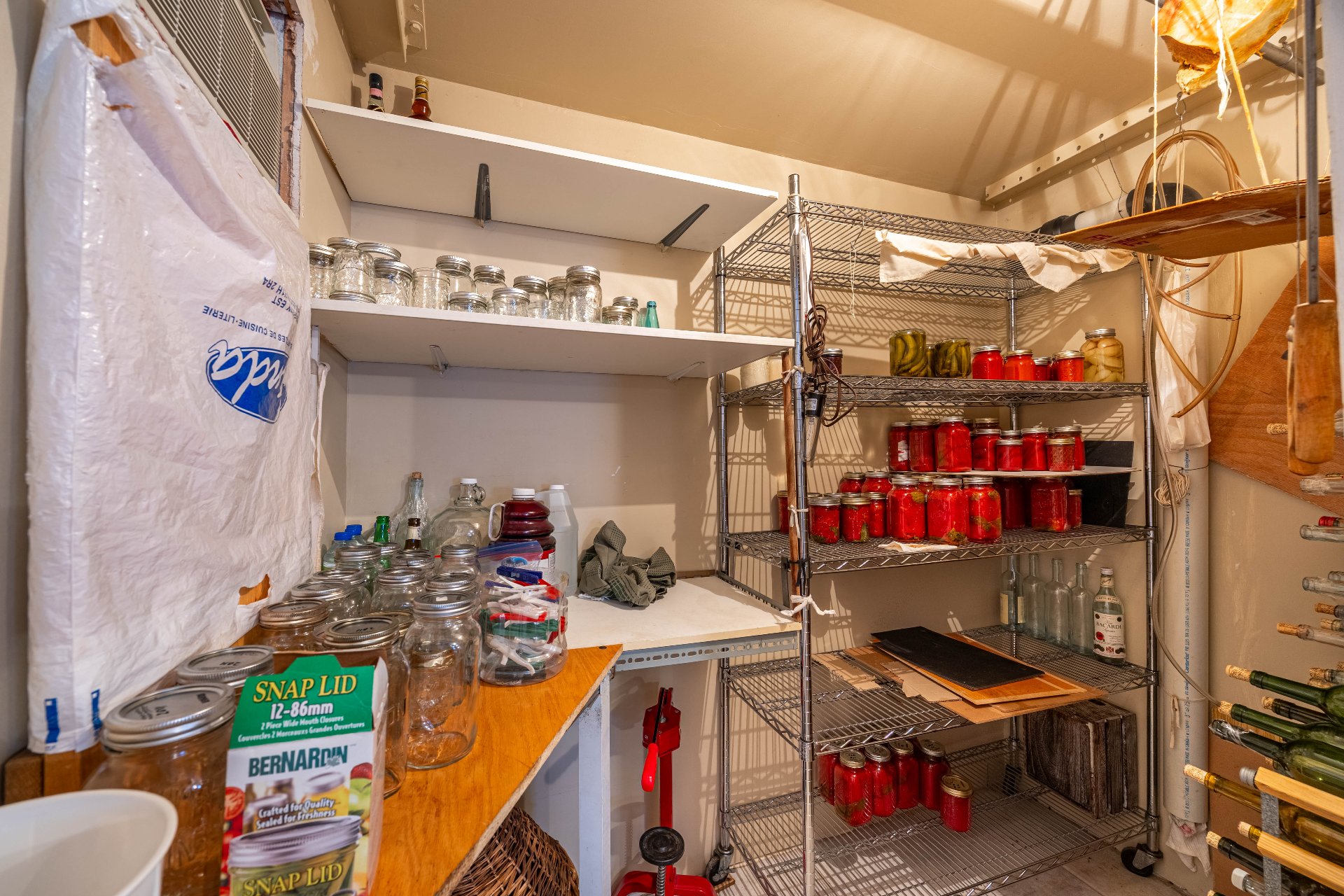 Photo - Cave/ chambre froide