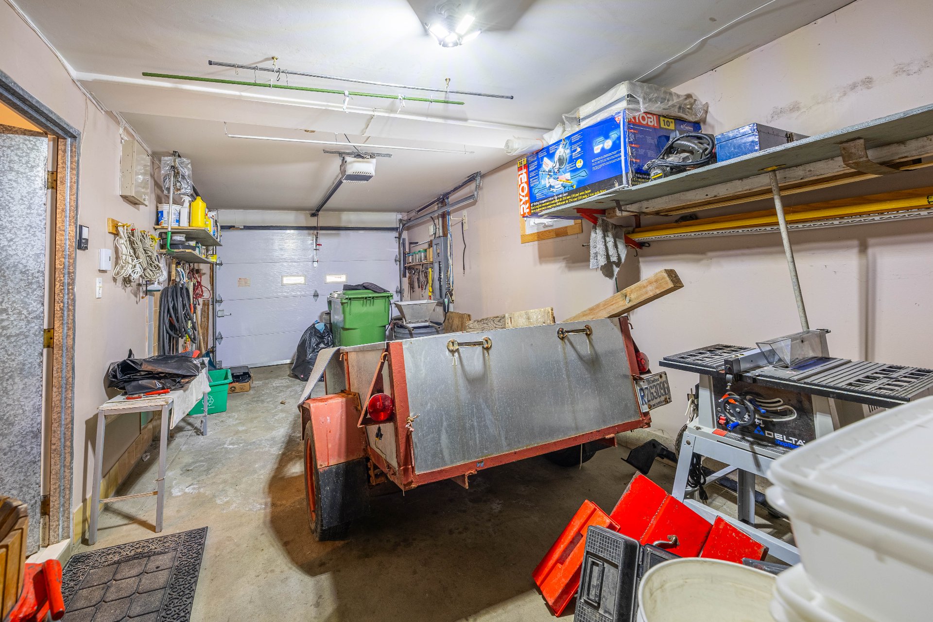 Photo - Garage