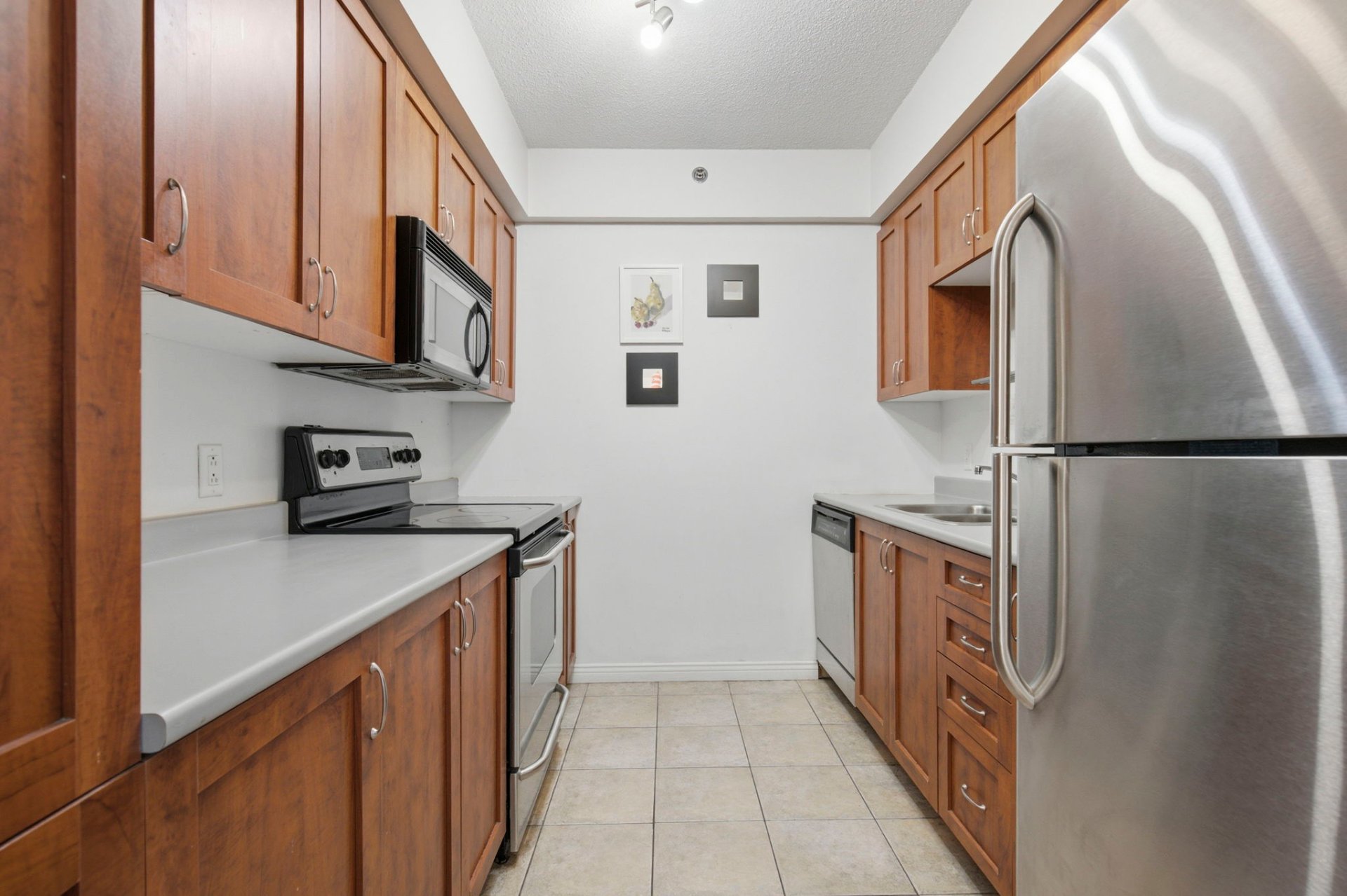 Photo - Kitchen
