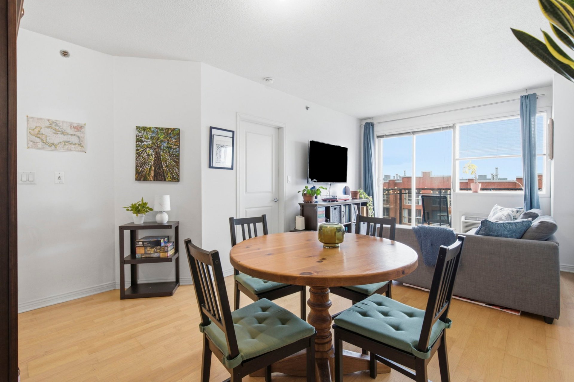 Photo - Dining room