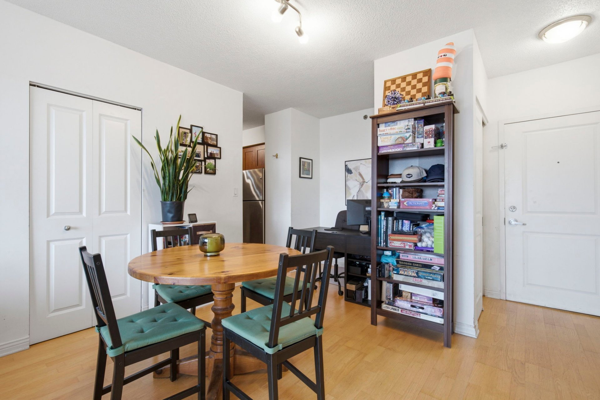 Photo - Dining room