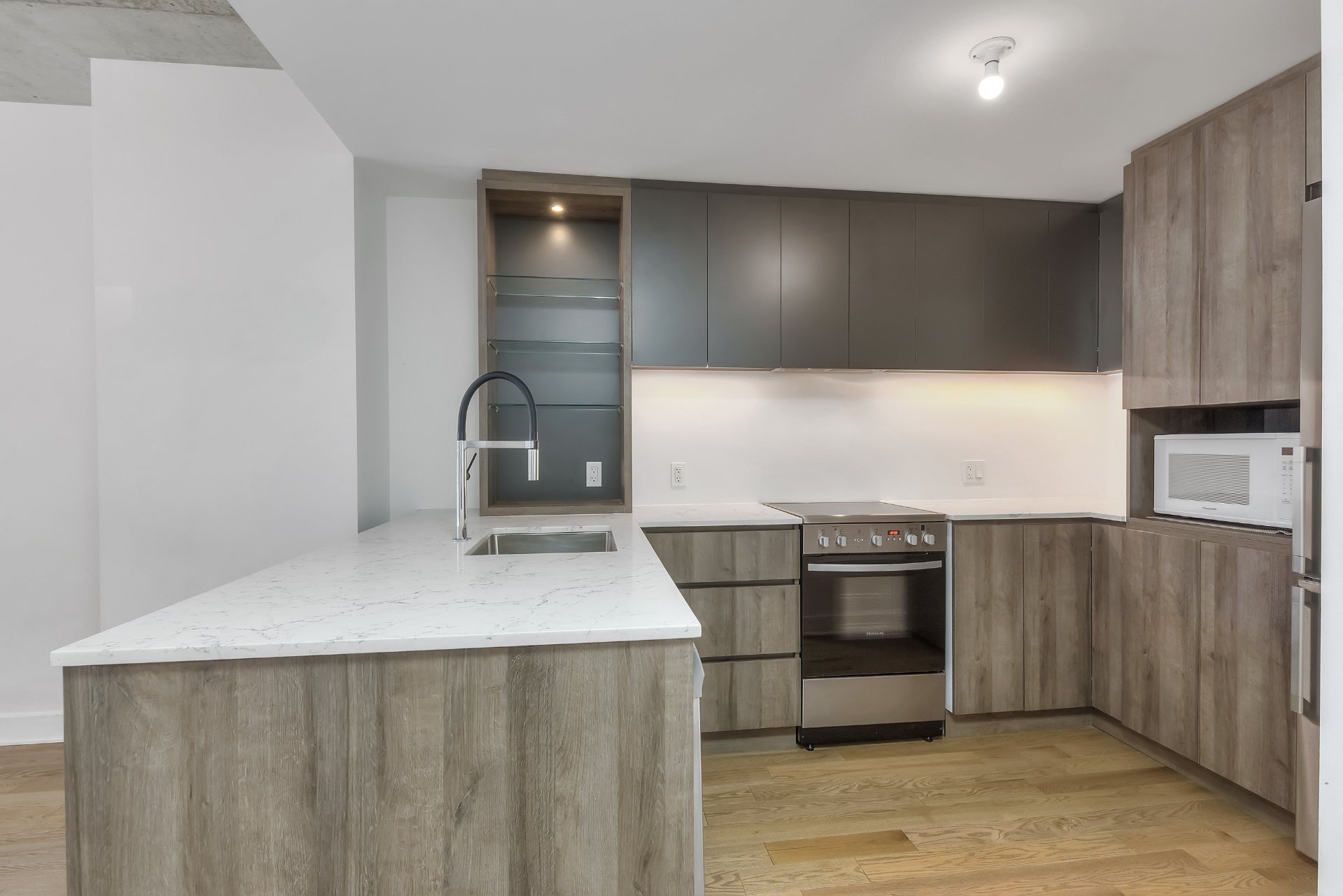 Photo - Kitchen