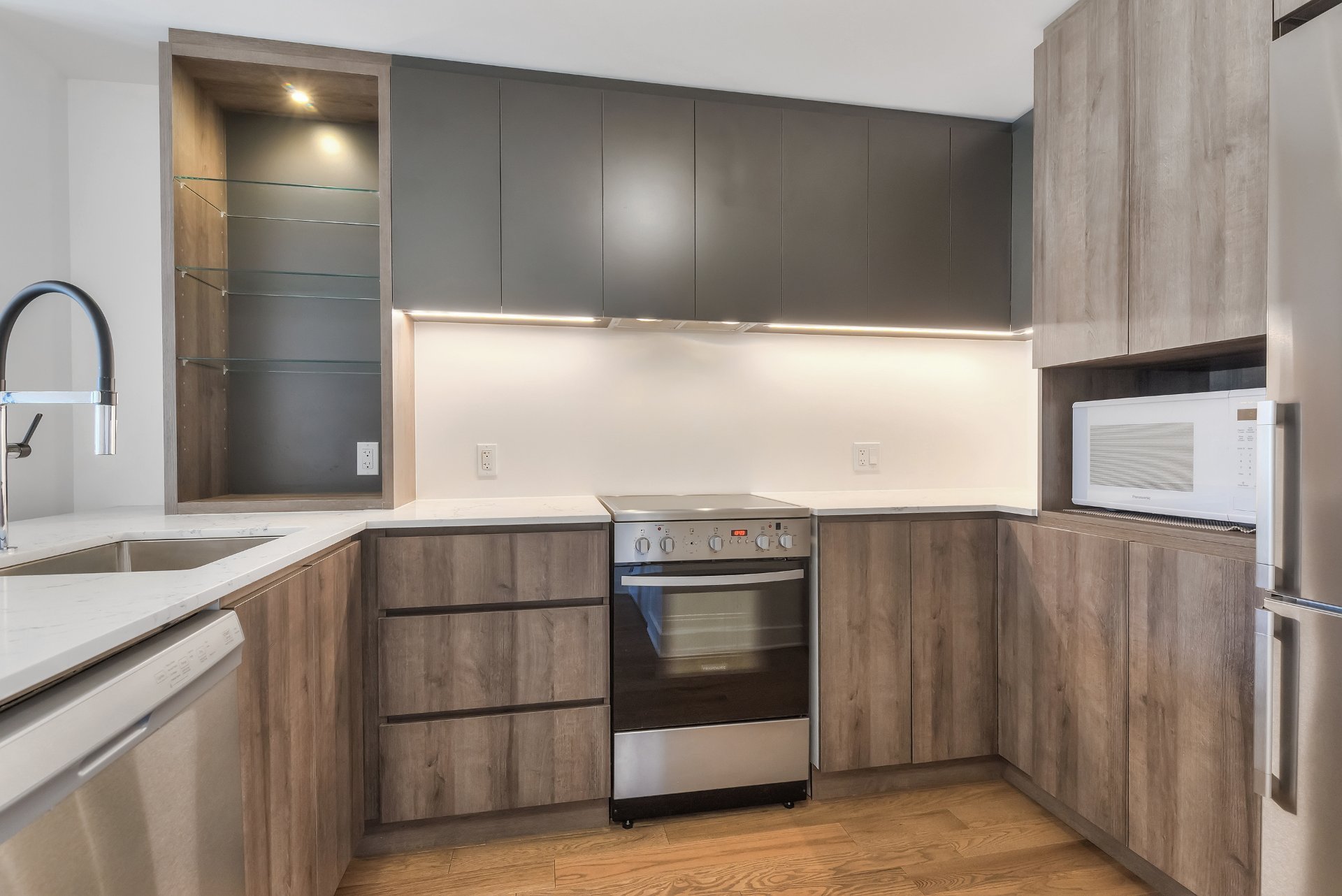 Photo - Kitchen
