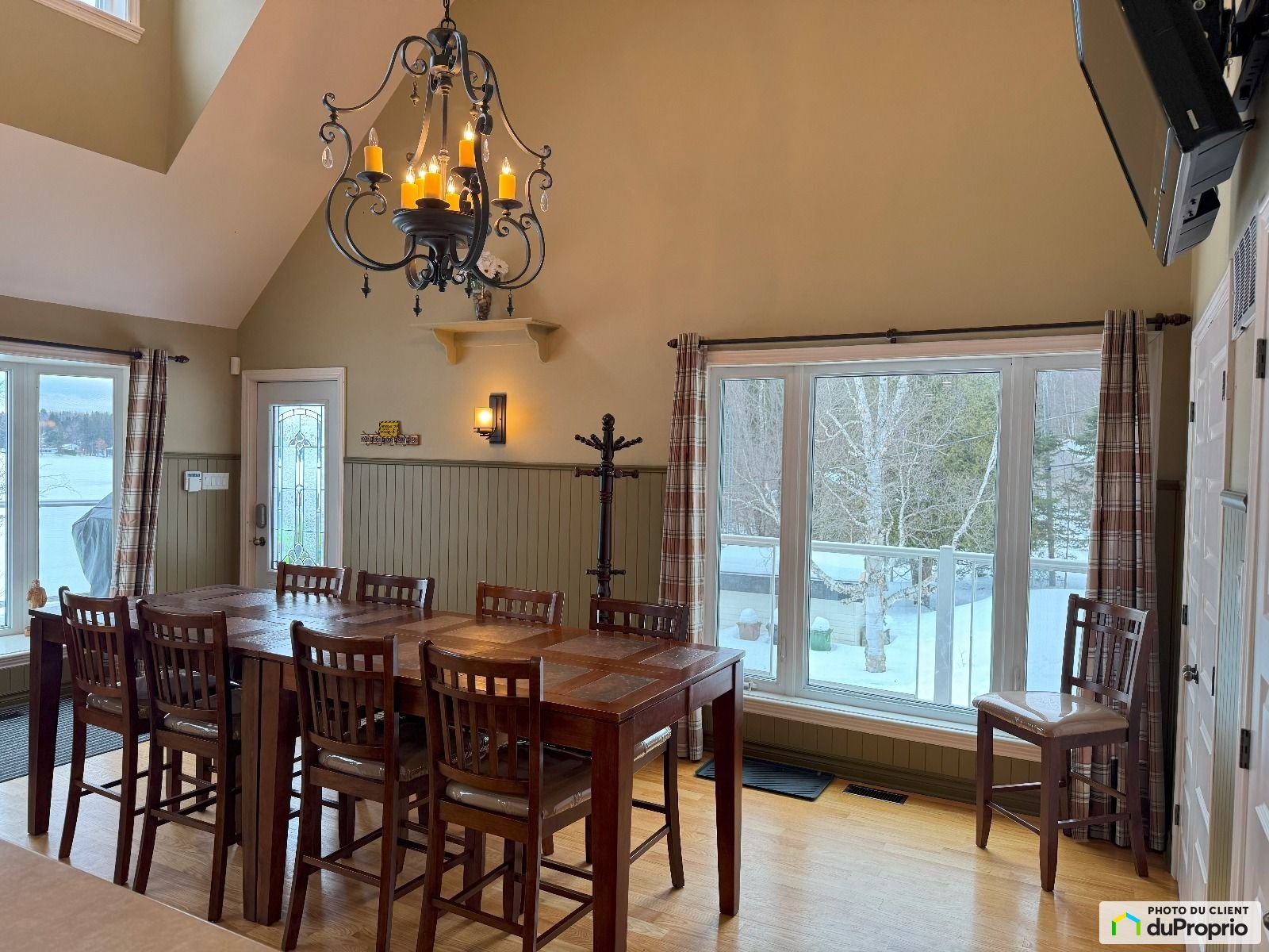 Photo - Dining room
