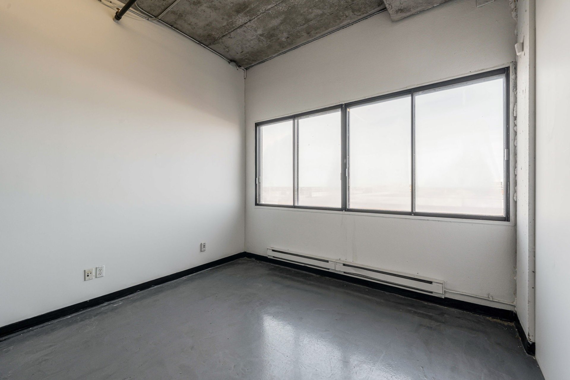 Photo - Office