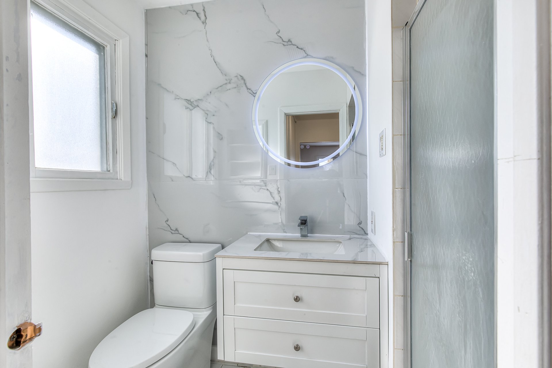 Photo - Salle de bains attenante à la CCP